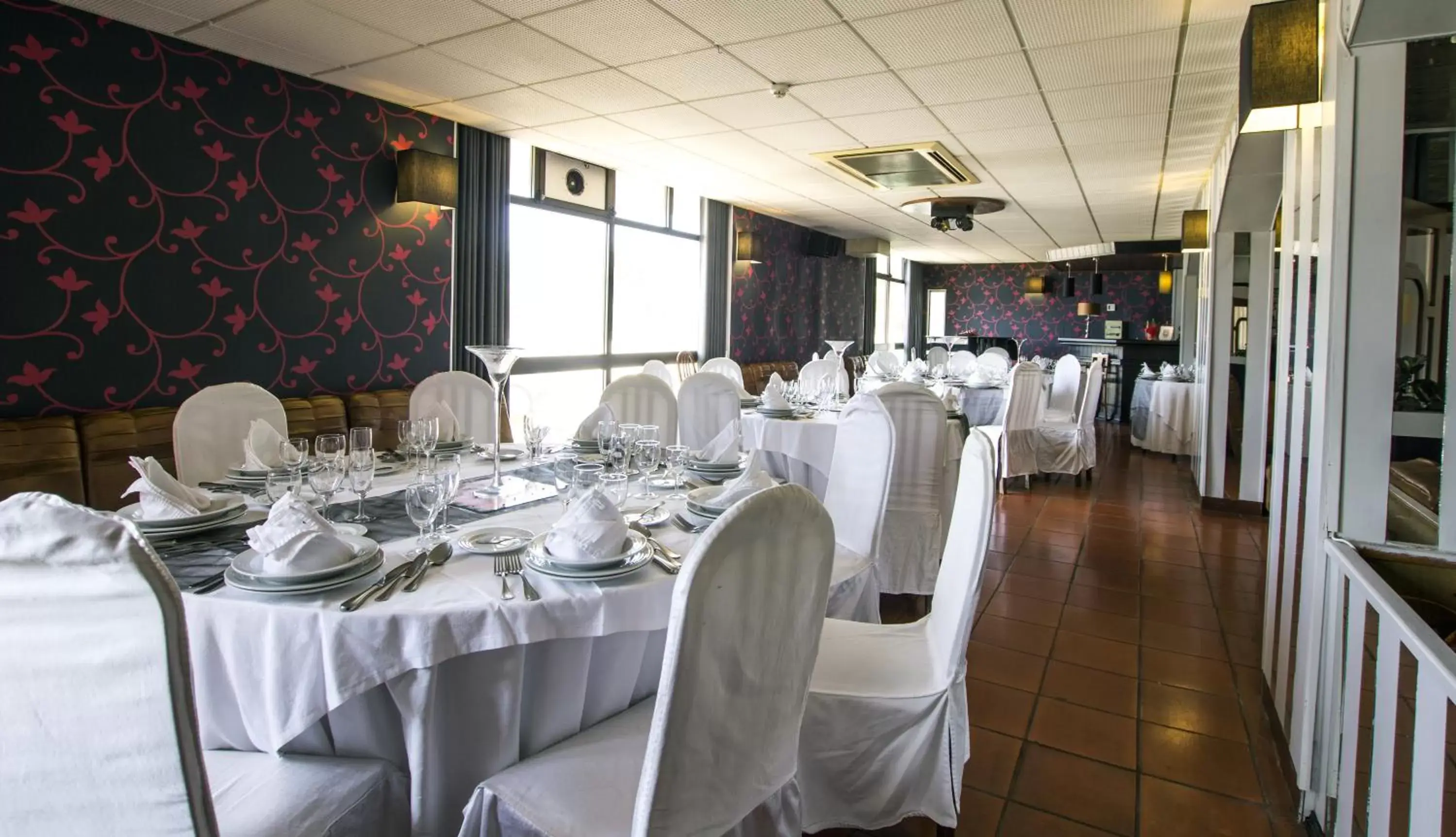 Day, Banquet Facilities in Riabela Inn
