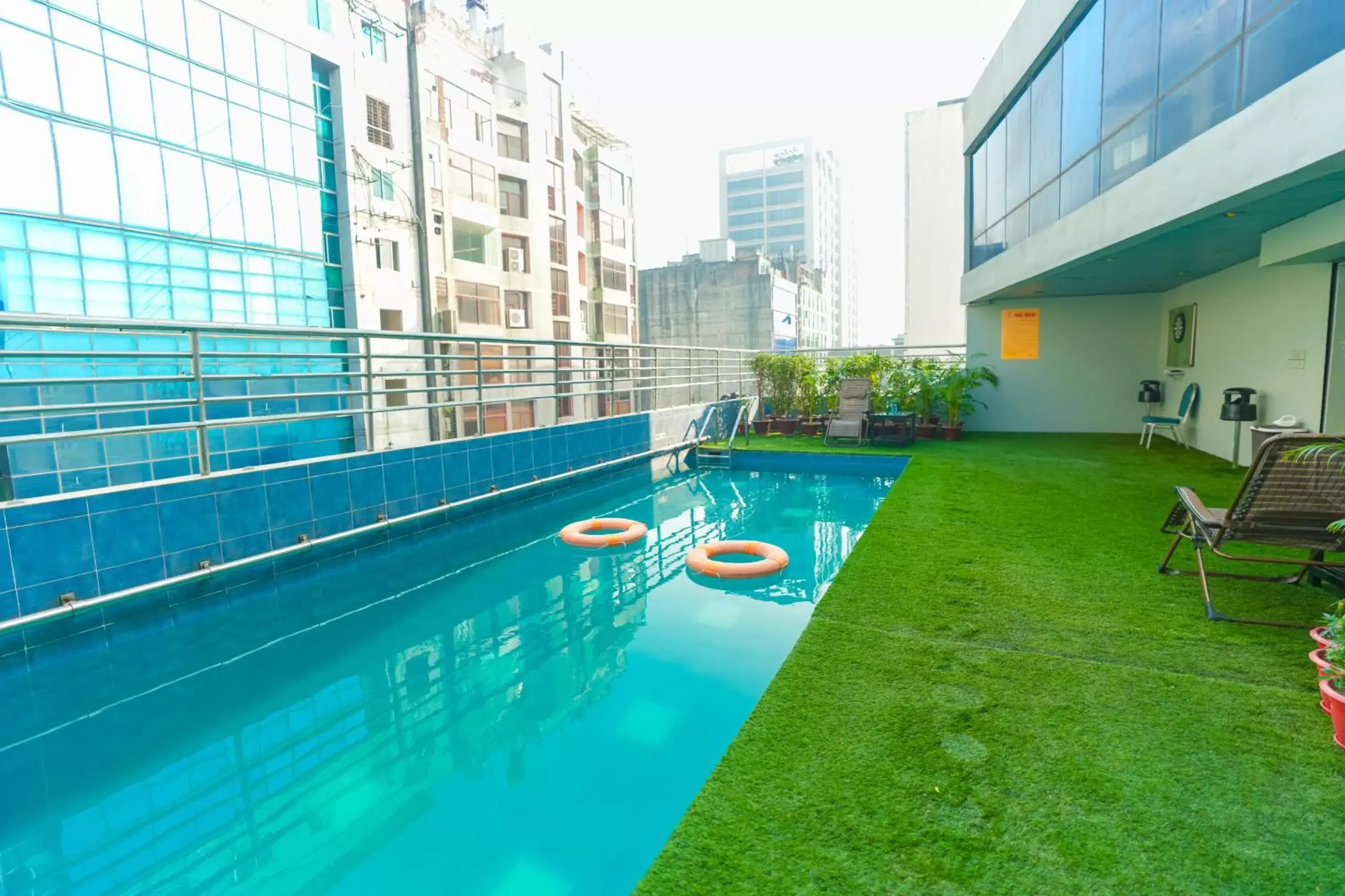 Swimming Pool in Hotel Sarina