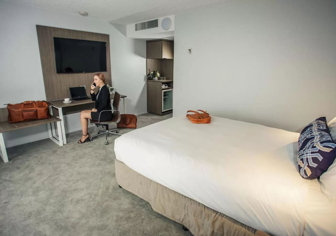 Photo of the whole room, Bed in Mercure Brisbane Spring Hill