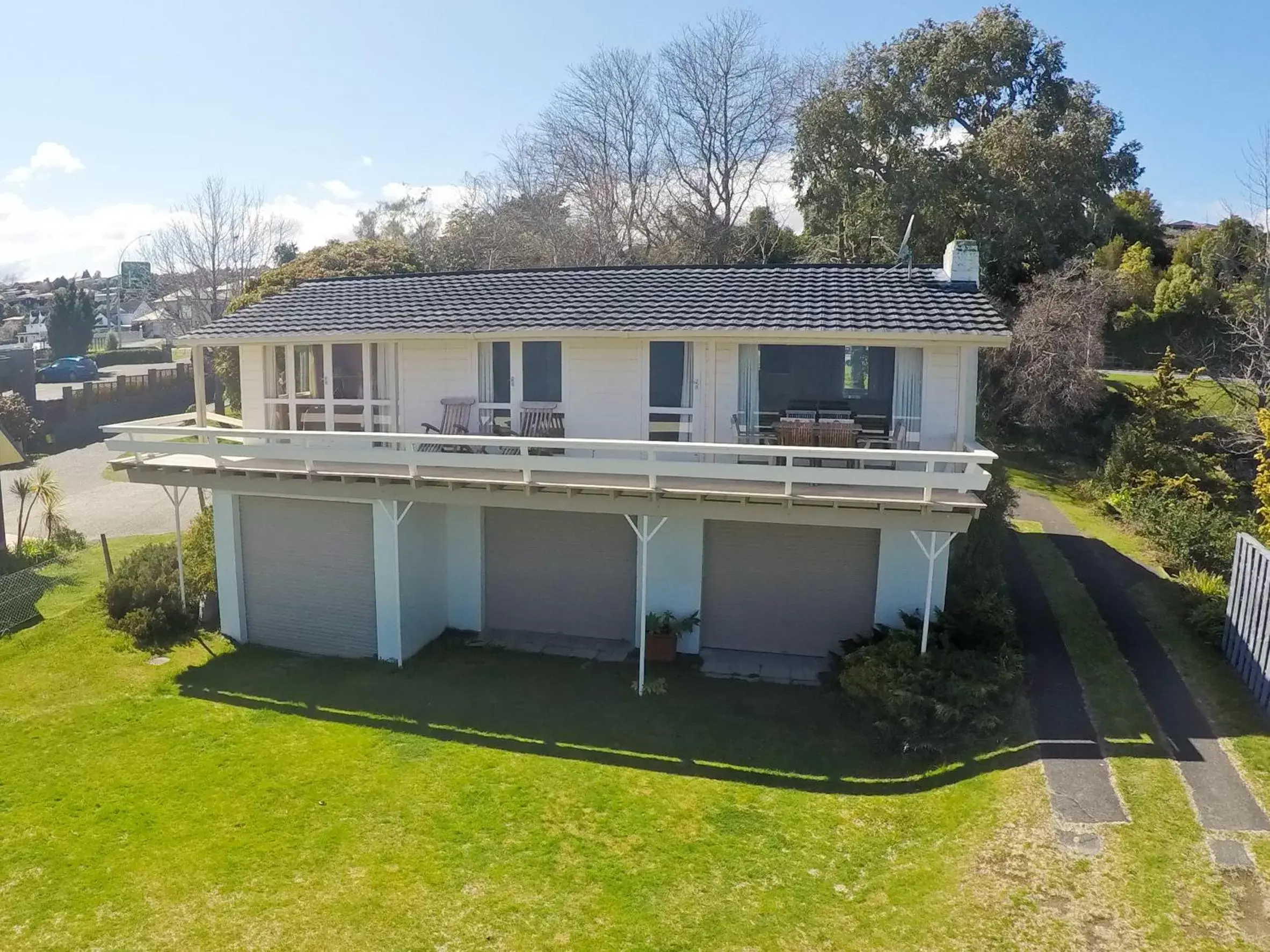 Property building in Oasis Beach Motel Property building in Oasis Beach Motel