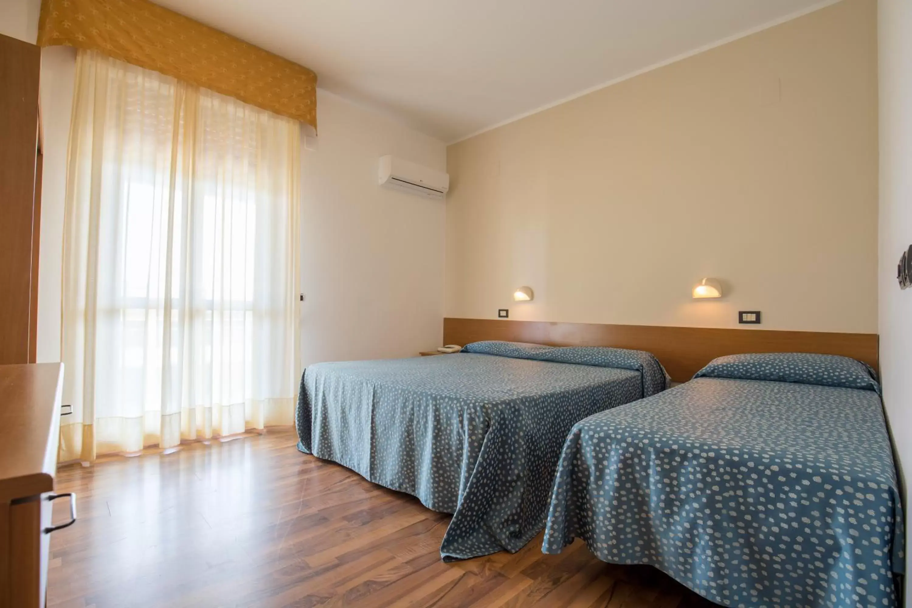 Bed, Room Photo in Hotel L'Aragosta