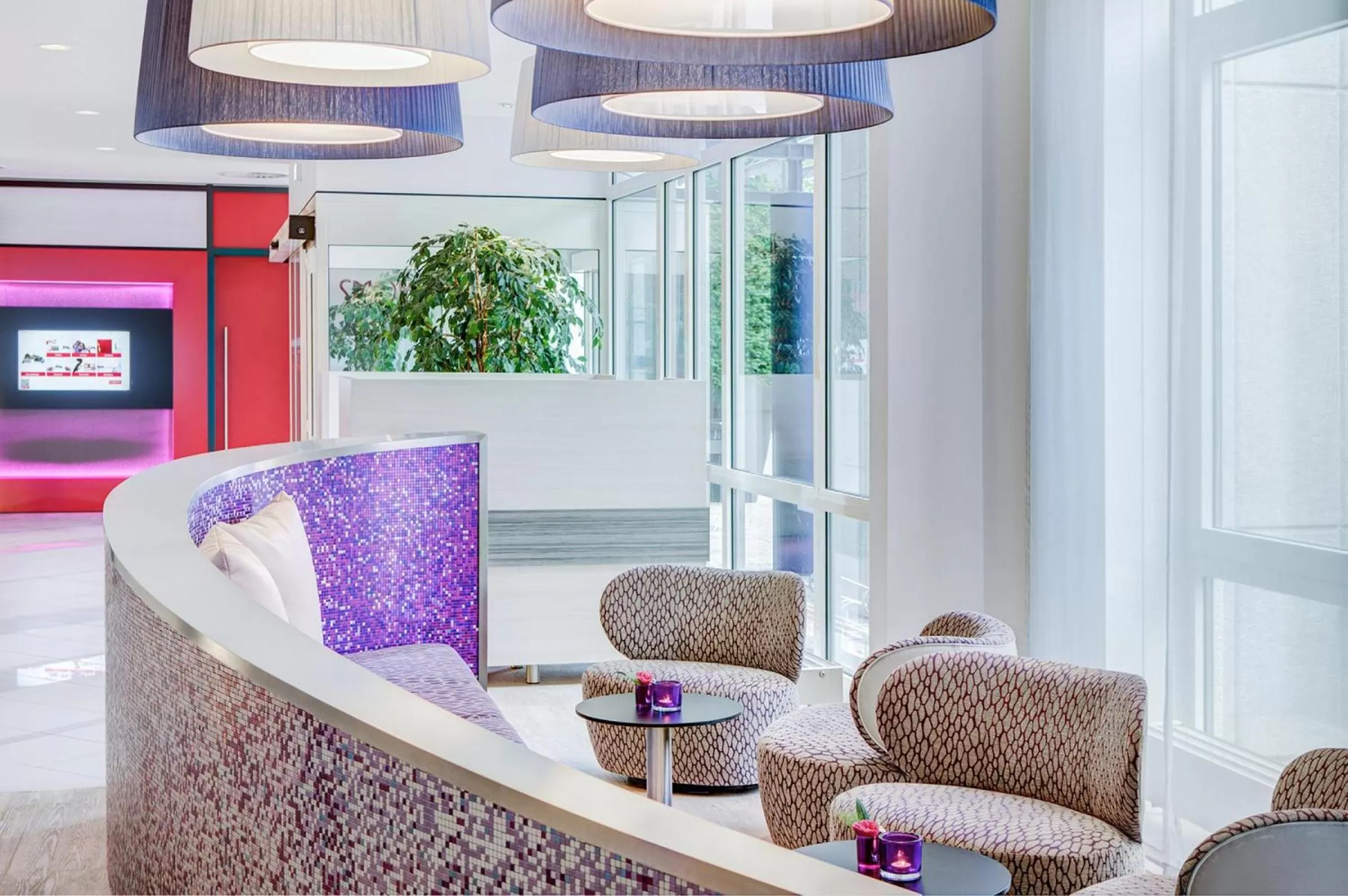 Lounge or bar in IntercityHotel Rostock