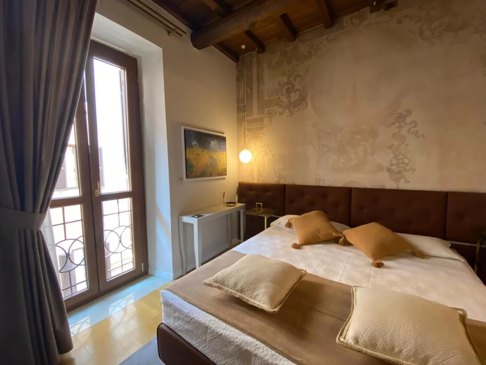 Bed in Condotti Rooms