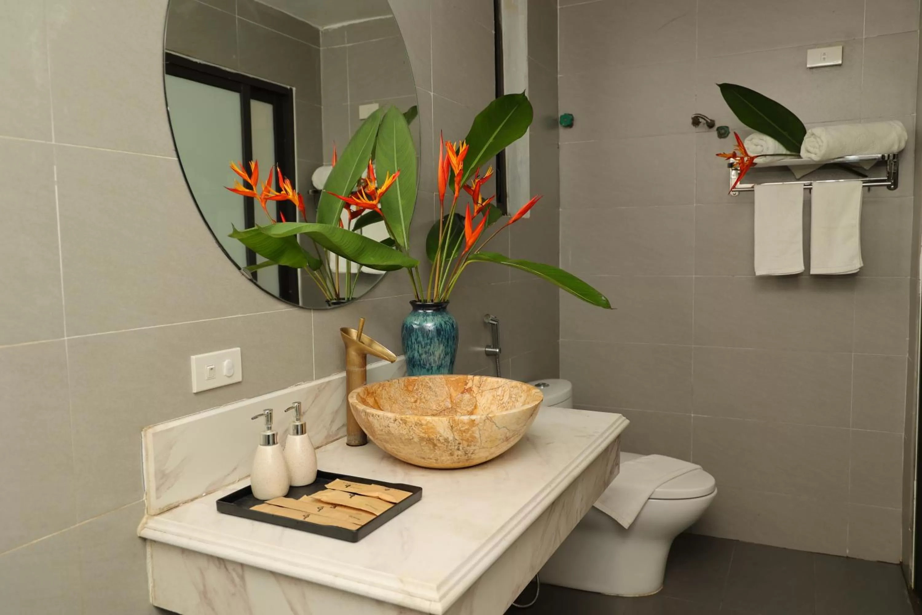 Toilet in Lalita Tam Coc Resort & Spa