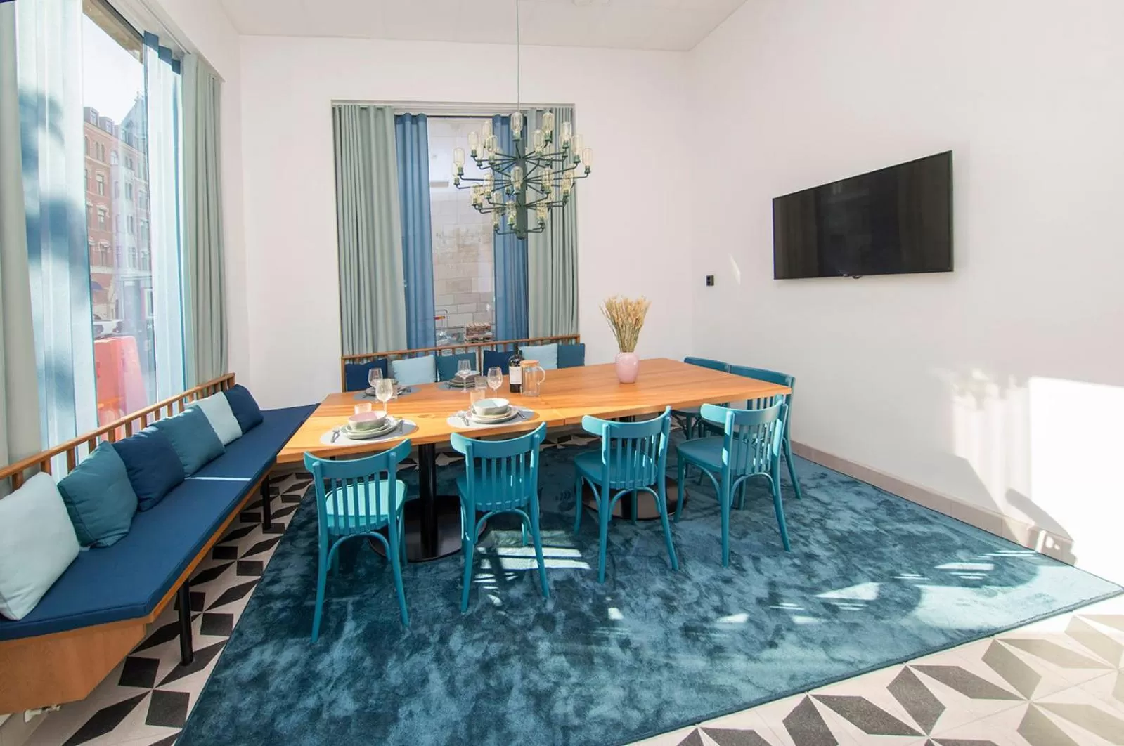 Communal lounge/ TV room in Staykvick Boutique Hostel