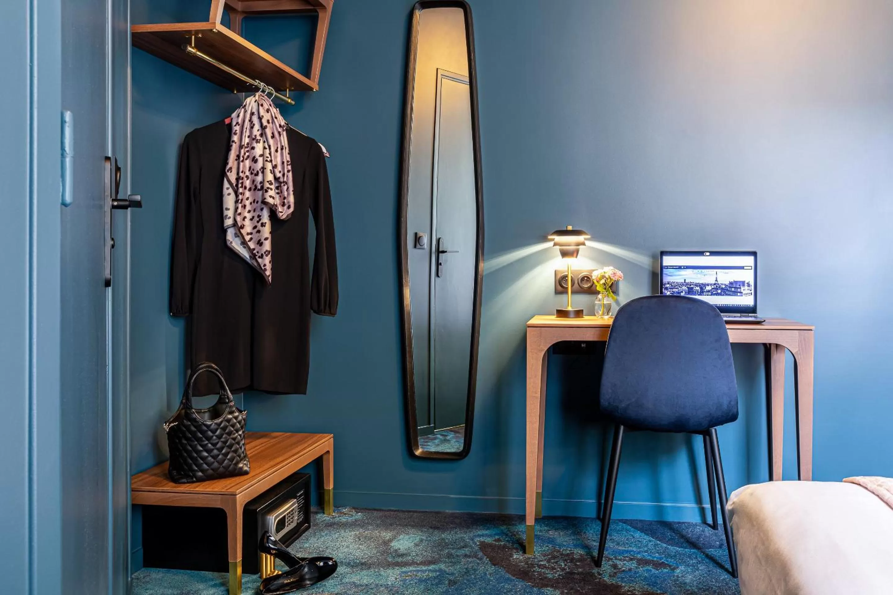 Seating area in Hotel Glasgow Monceau by Patrick Hayat