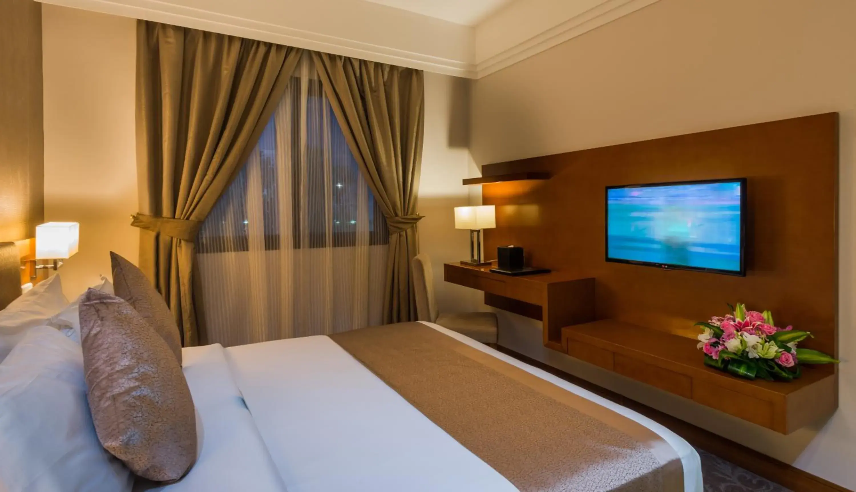 Photo of the whole room, Bed in Boudl Al Qasr