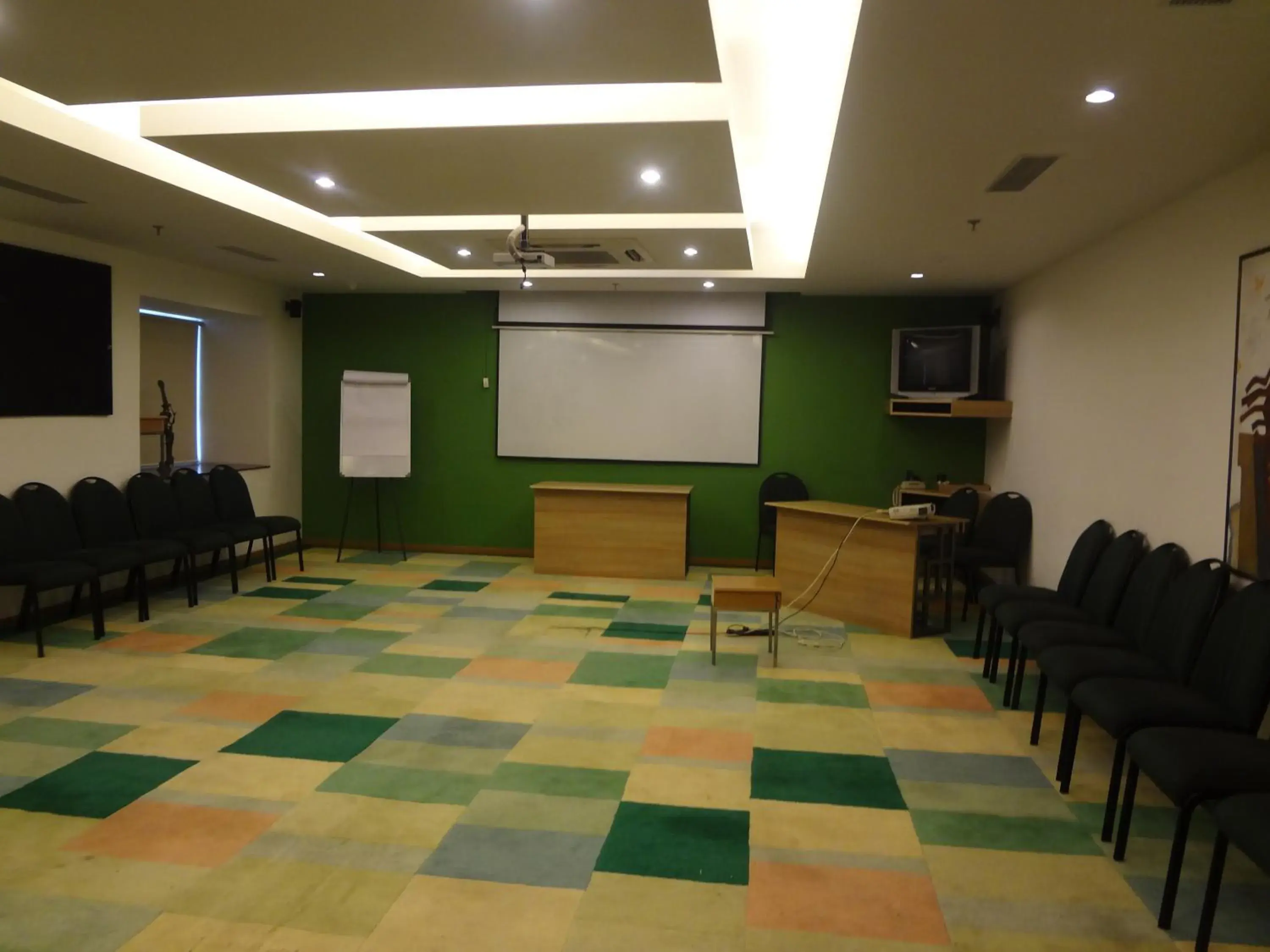 Business facilities in Lemon Tree Hotel, Ahmedabad