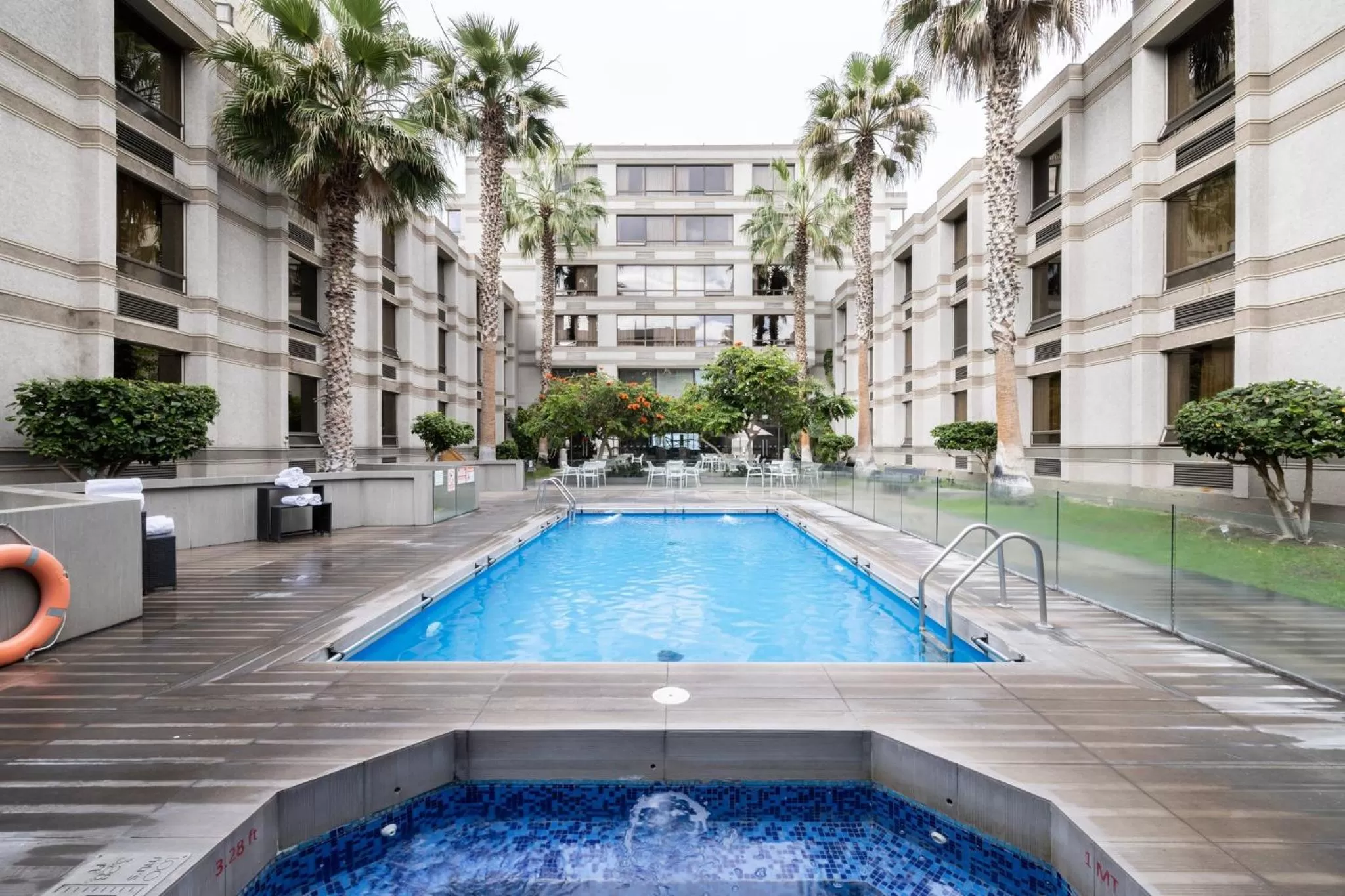 Swimming pool in Holiday Inn Express - Iquique by IHG