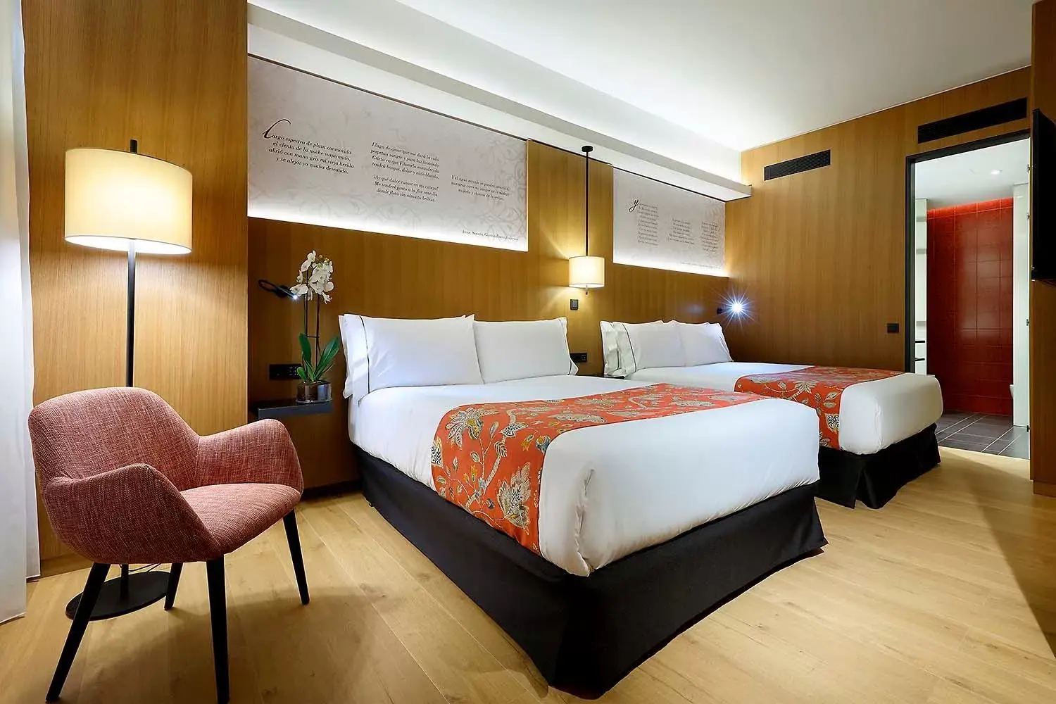 Photo of the whole room, Bed in Áurea Catedral by Eurostars Hotel Company