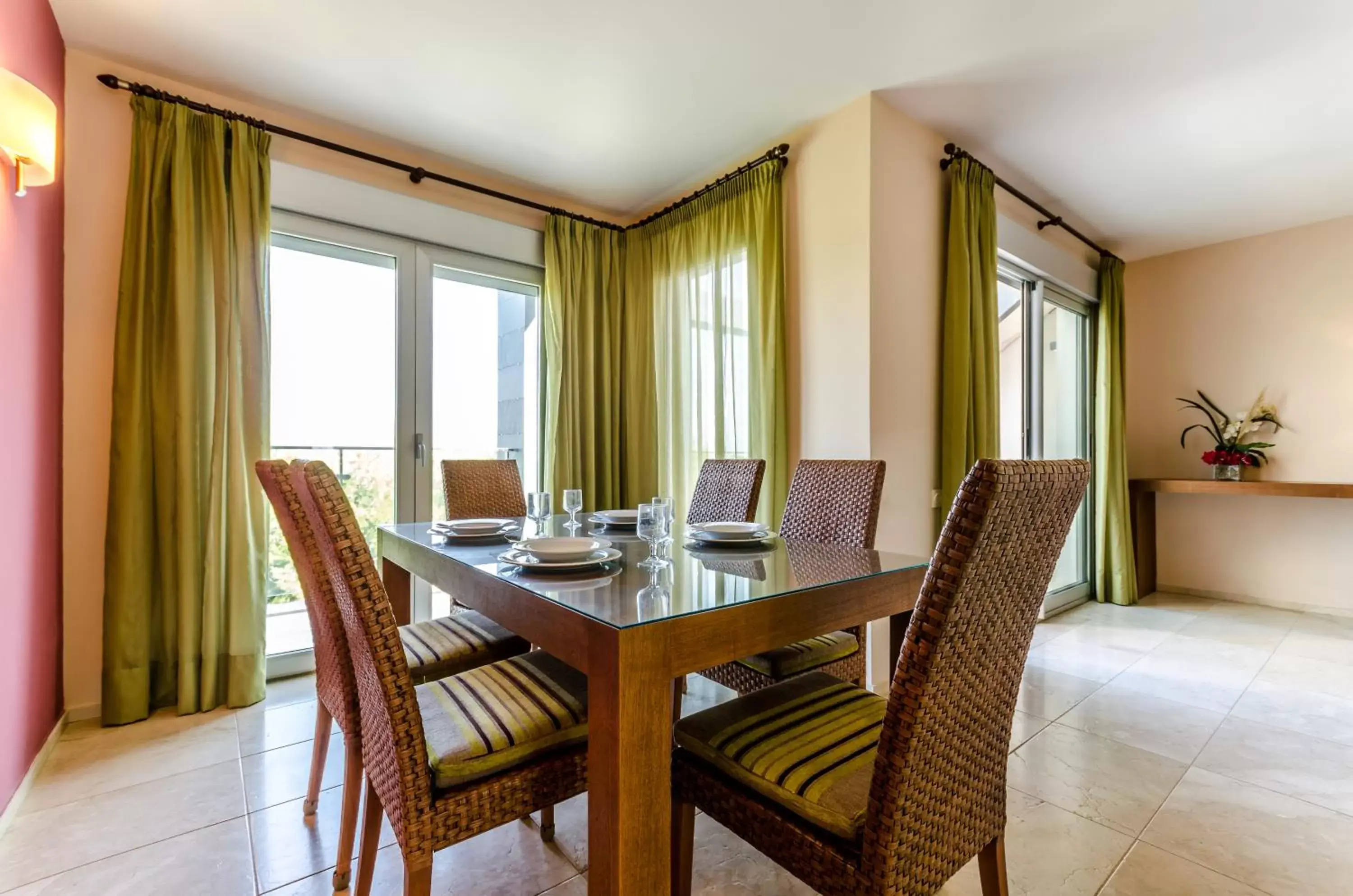 Dining Area in El Plantío Golf Resort