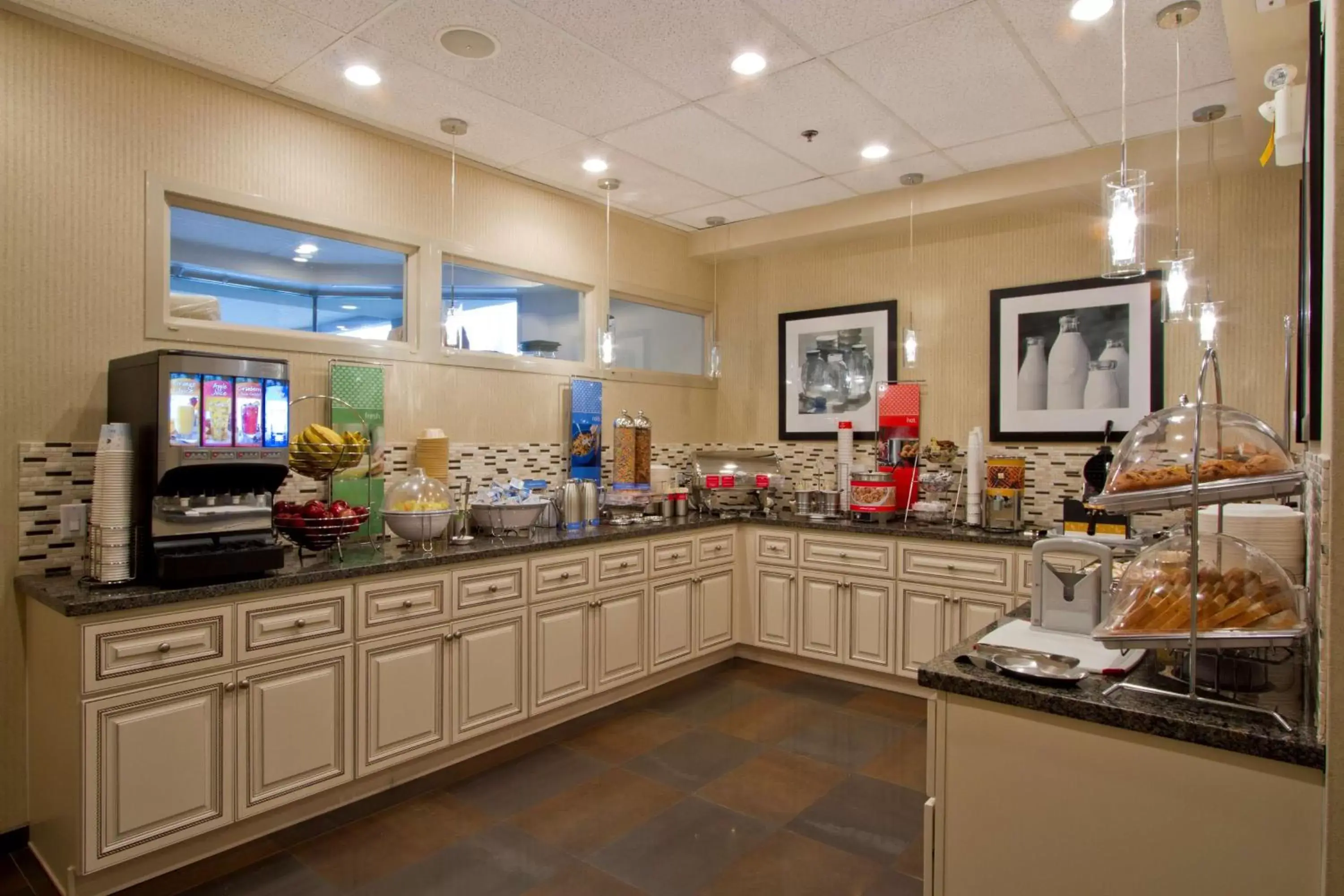 Dining area, Restaurant/Places to Eat in Hampton Inn - Vancouver Airport/Richmond