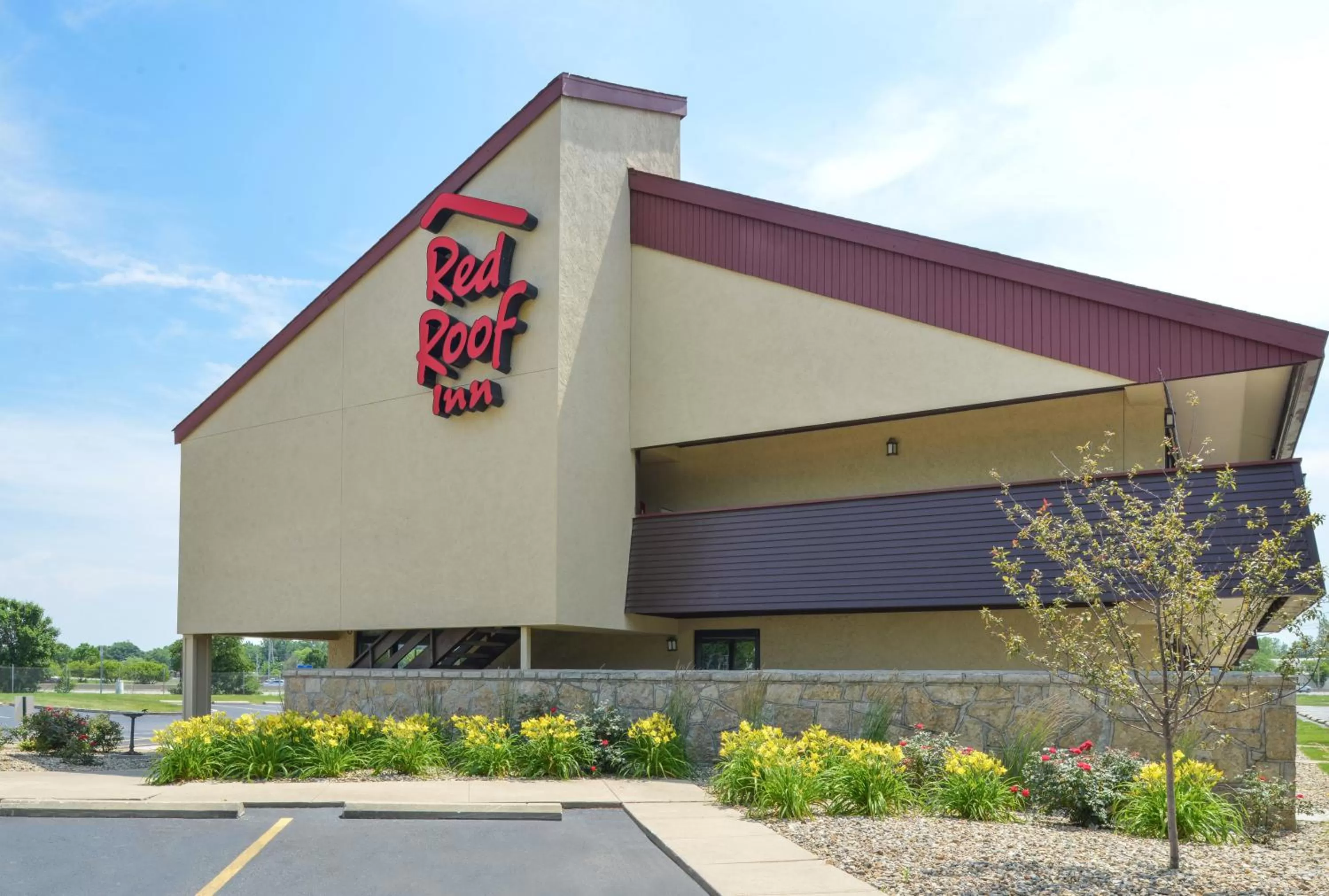 Property building in Red Roof Inn Champaign - University