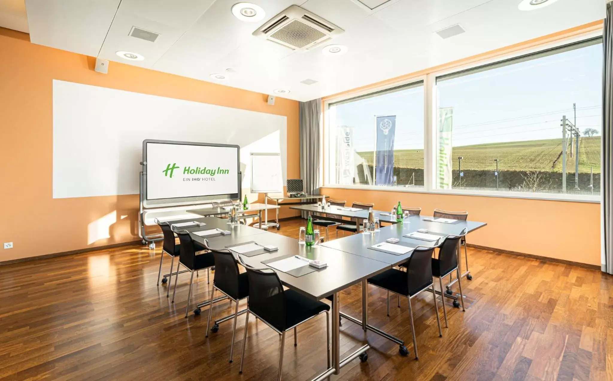 Meeting/conference room in Holiday Inn Bern Westside, an IHG Hotel