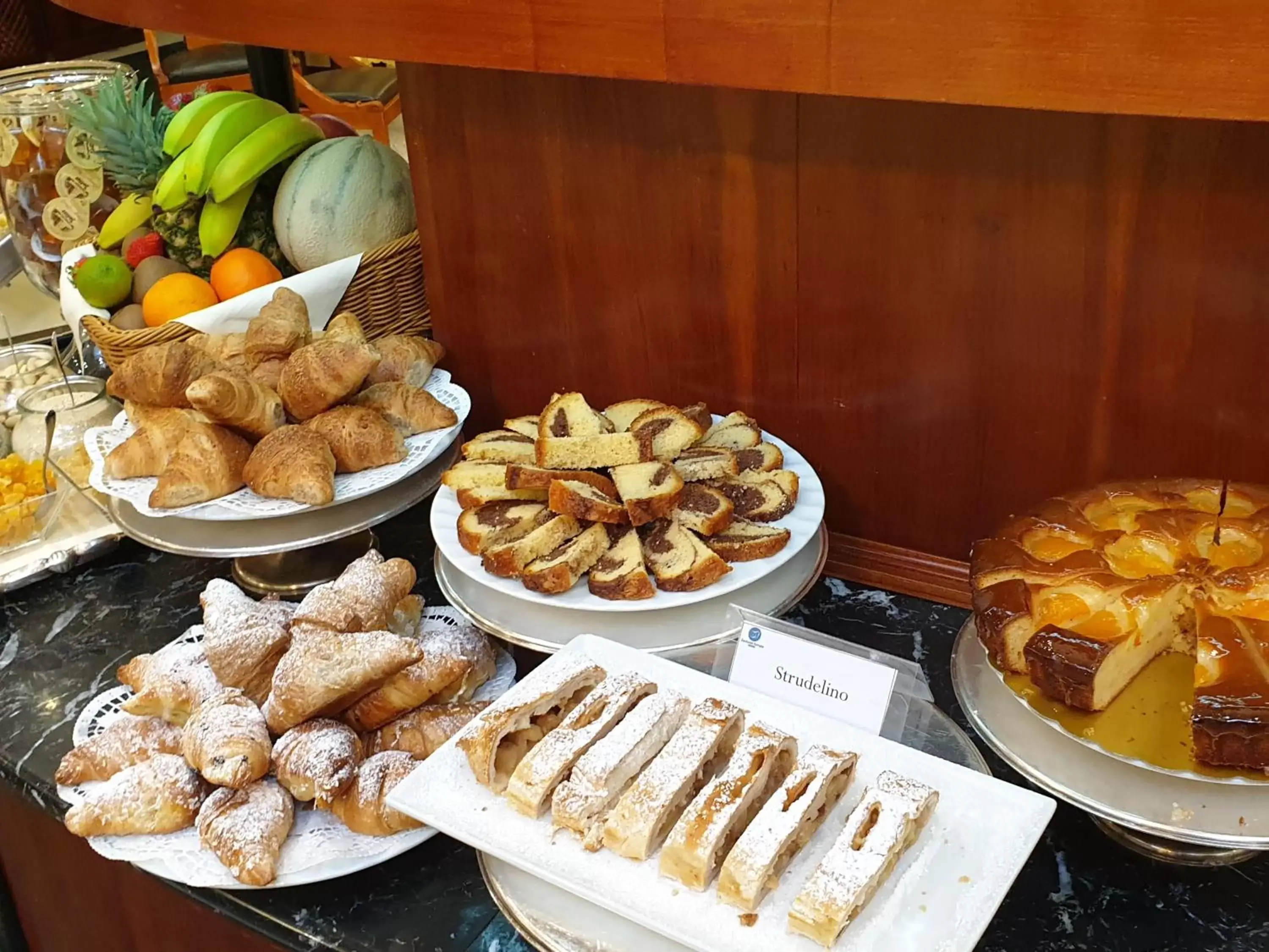 Continental breakfast in Zanhotel Europa Continental breakfast in Zanhotel Europa