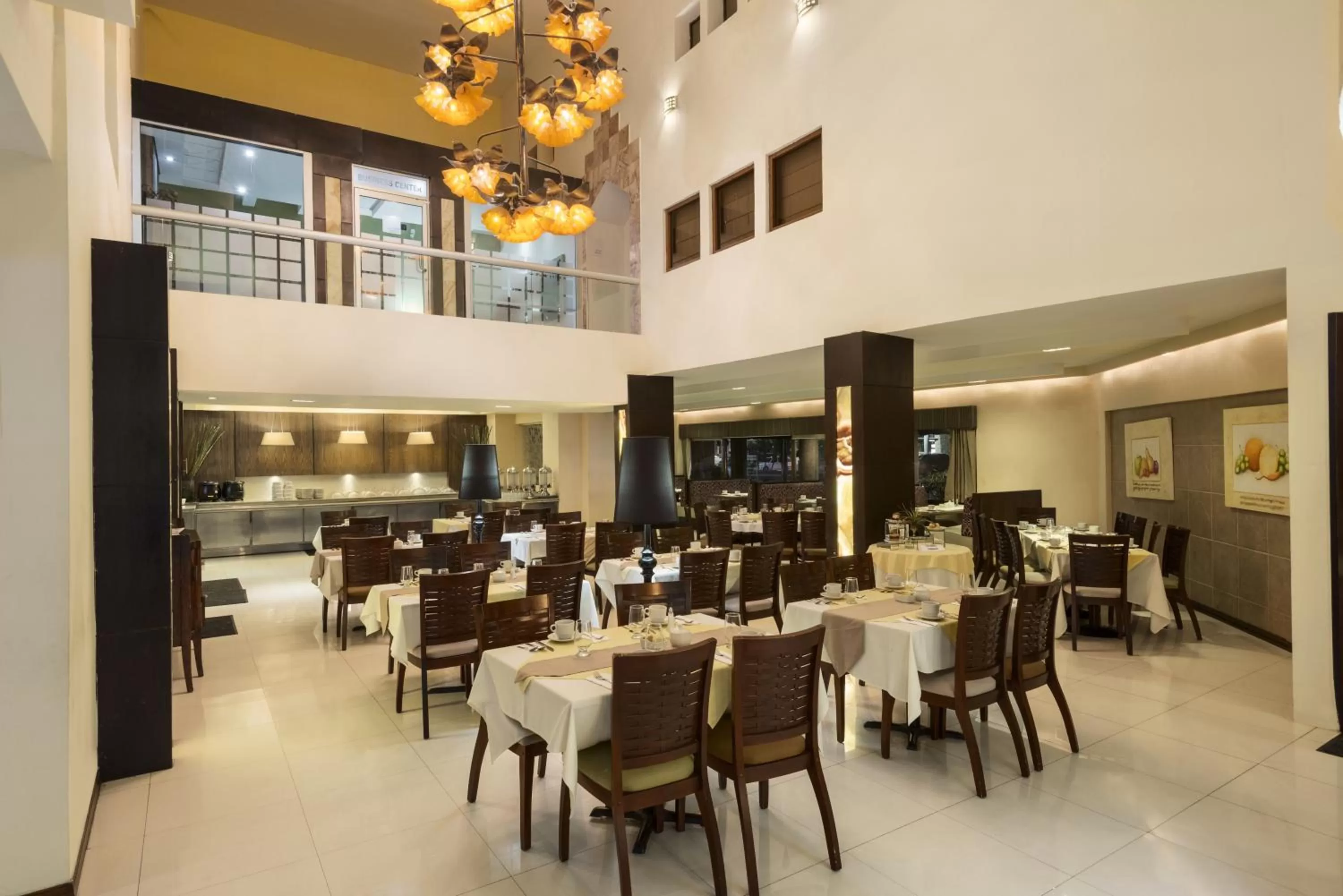 Restaurant/places to eat in Wyndham Garden Obregon