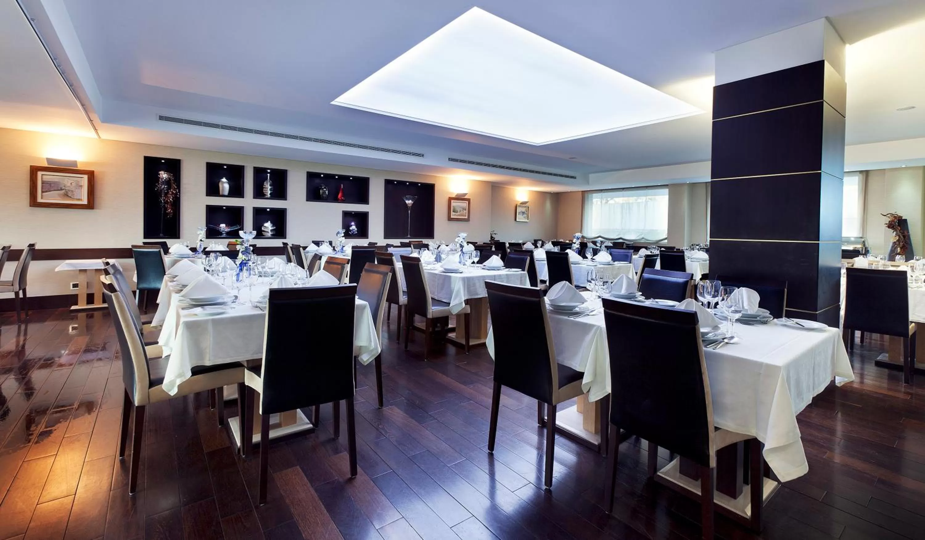 Restaurant/places to eat in Hotel Lux Fatima