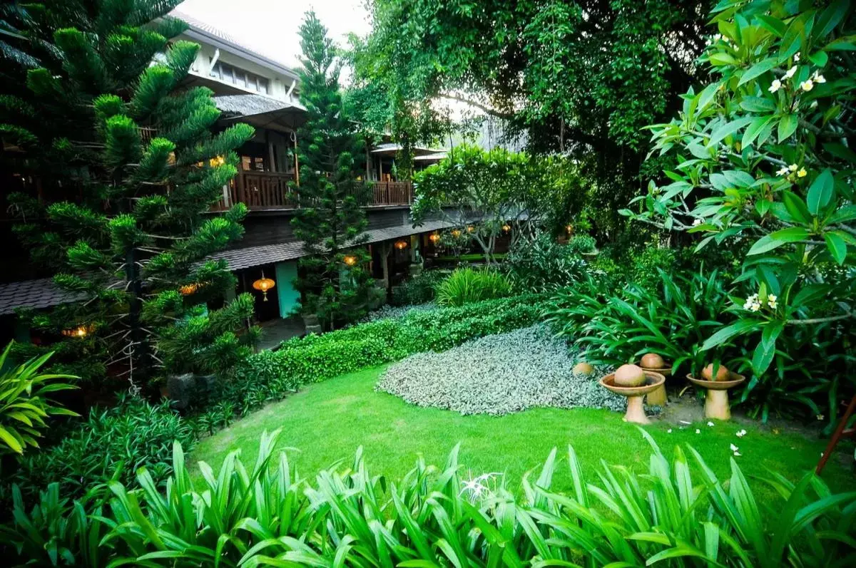 Garden in Palm Garden Beach Resort & Spa