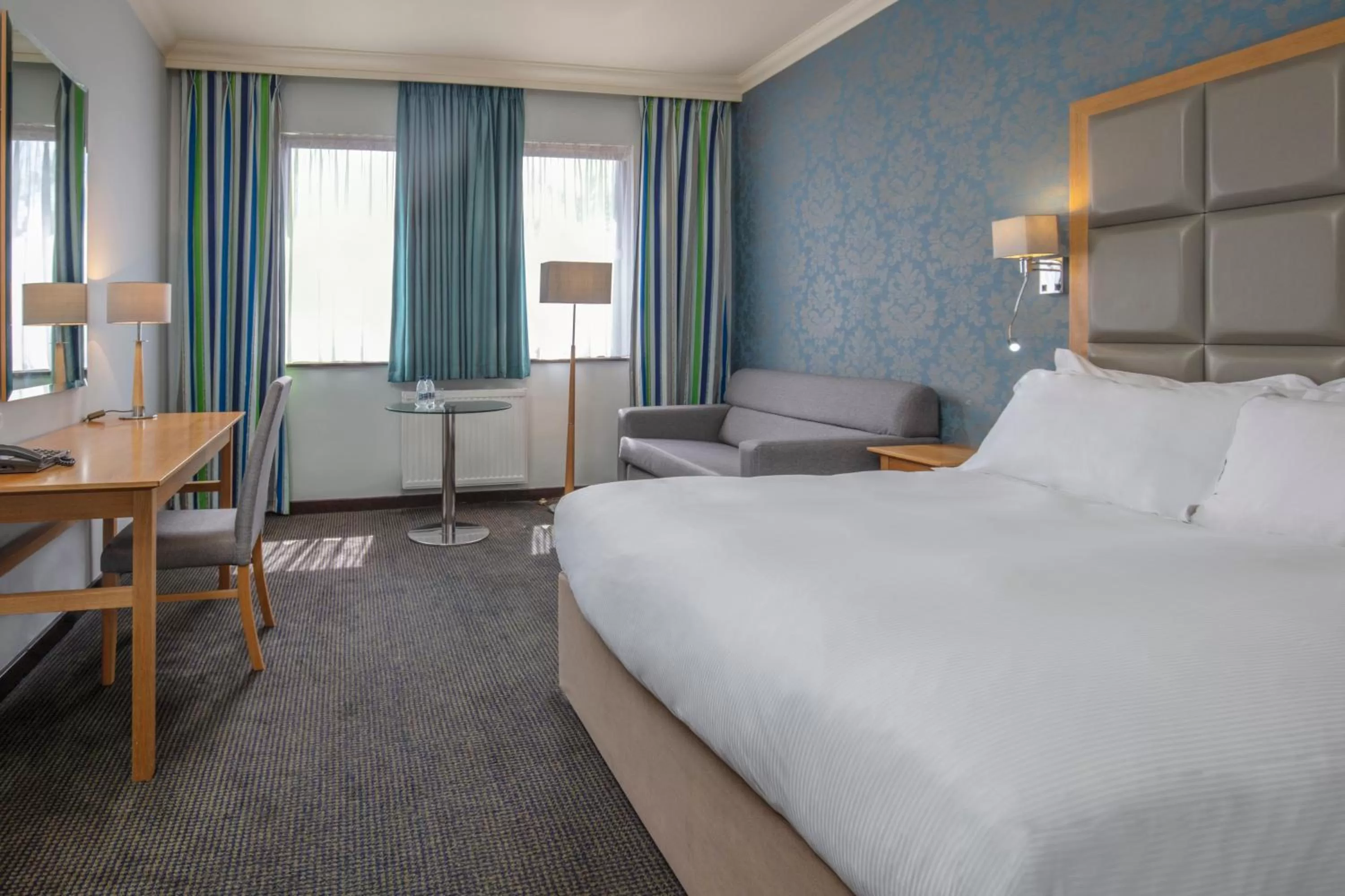 Bed in Stratford Manor Hotel