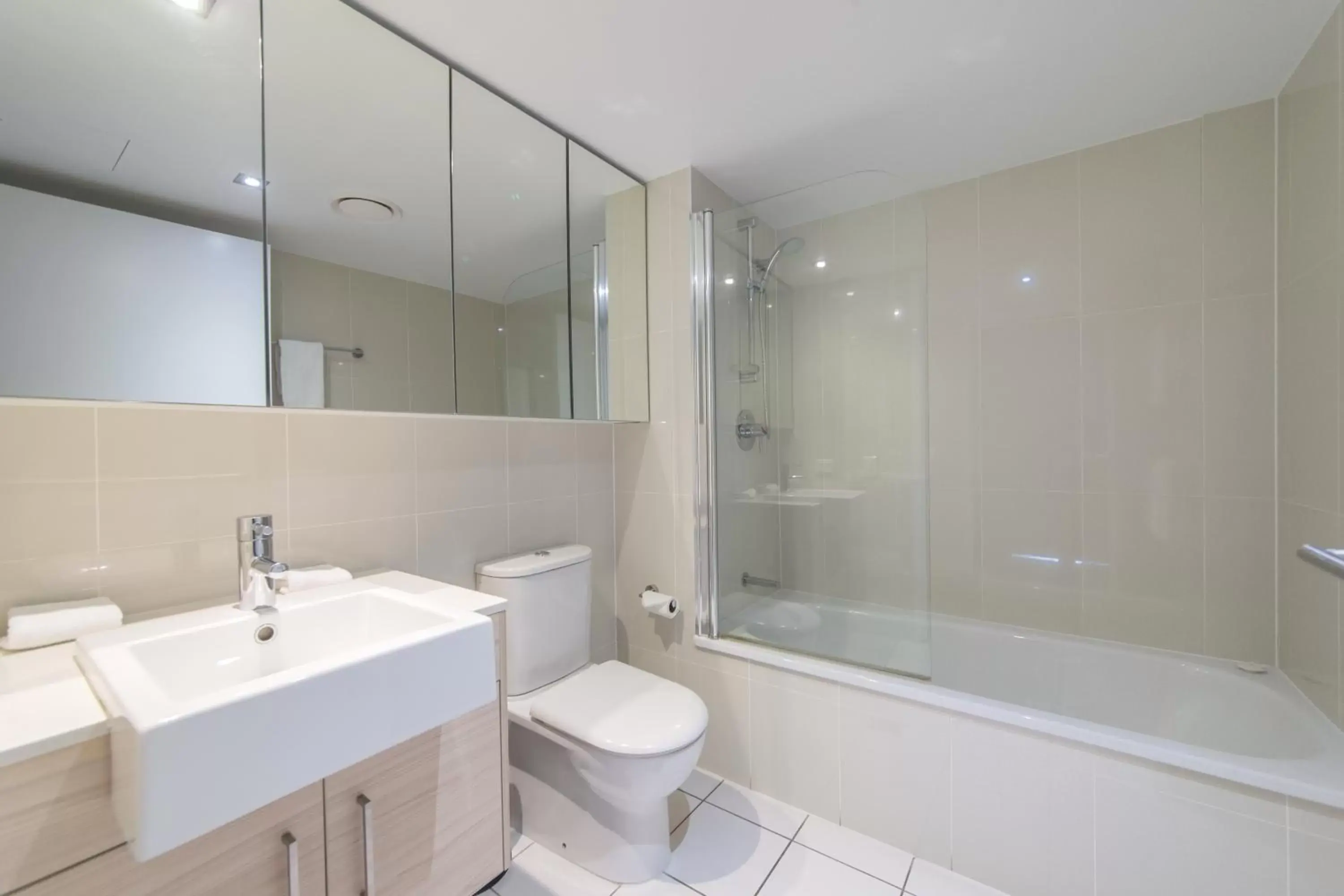 Shower, Bathroom in Echelon Apartments Yeppoon