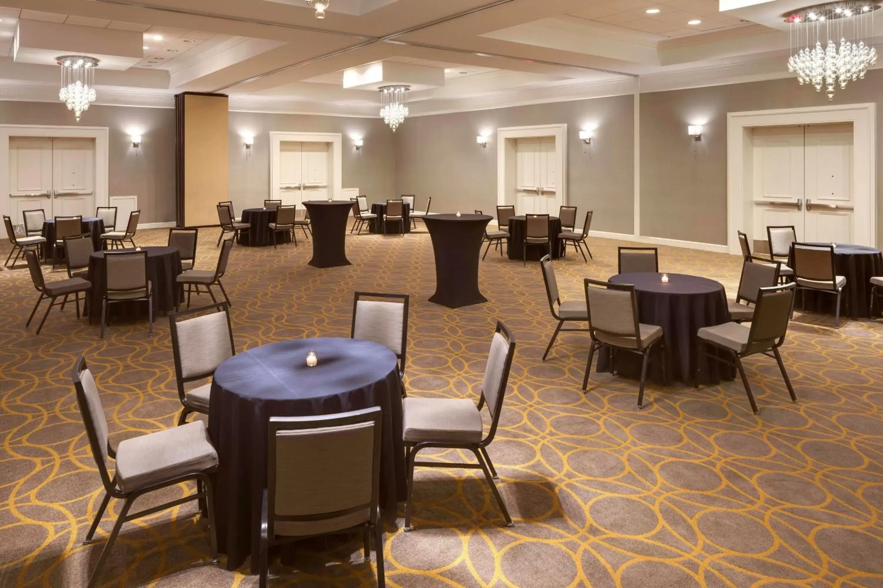 Lobby or reception, Restaurant/Places to Eat in Sheraton Hartford South