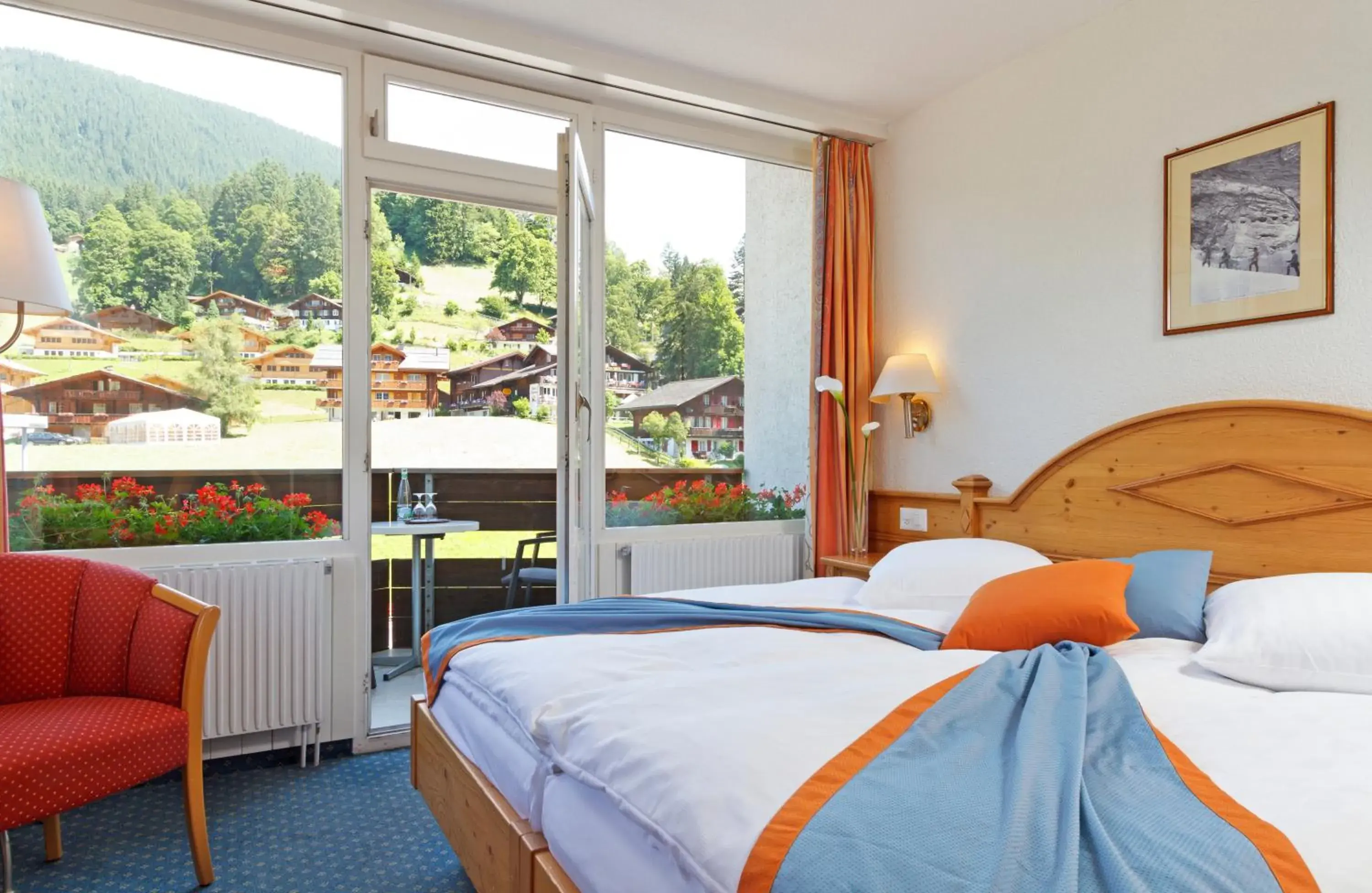 Photo of the whole room, Bed in Derby Swiss Quality Hotel