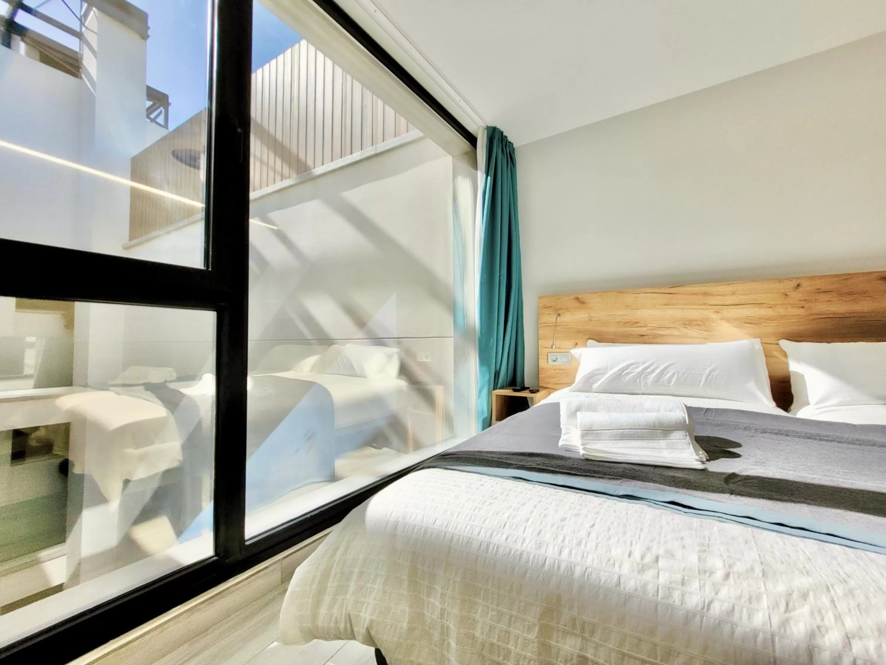 Shower, Bed in Puerto Azul