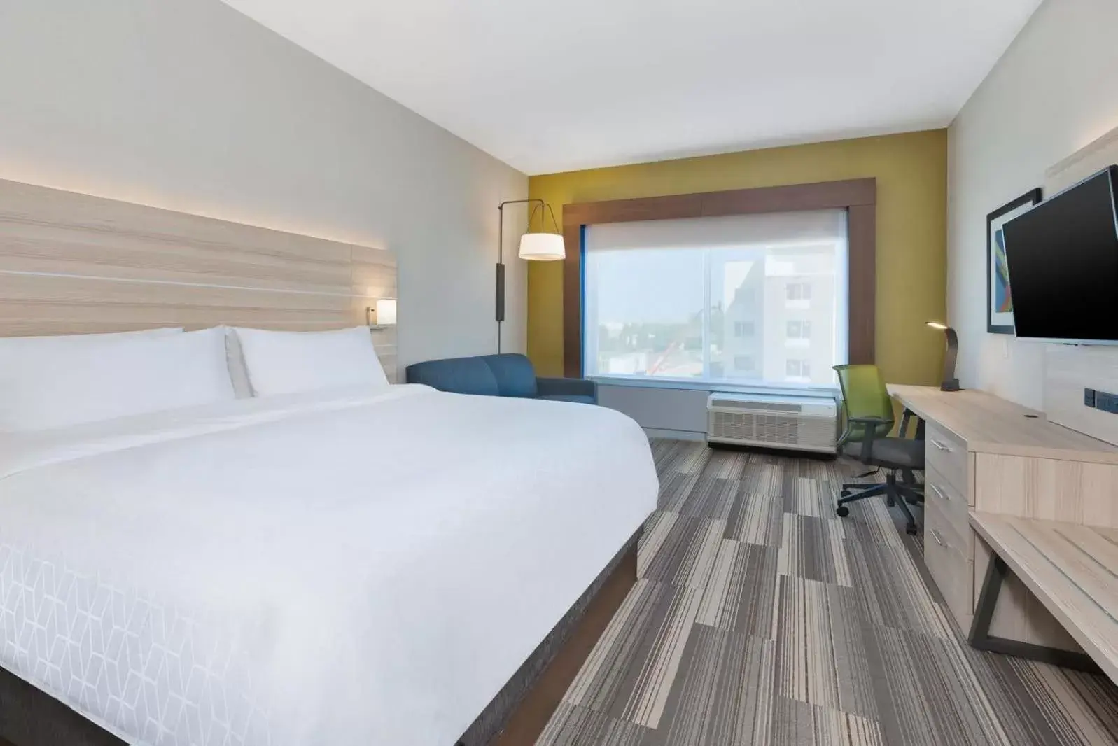 Holiday Inn Express & Suites - Grand Rapids Airport - South, an IHG Hotel