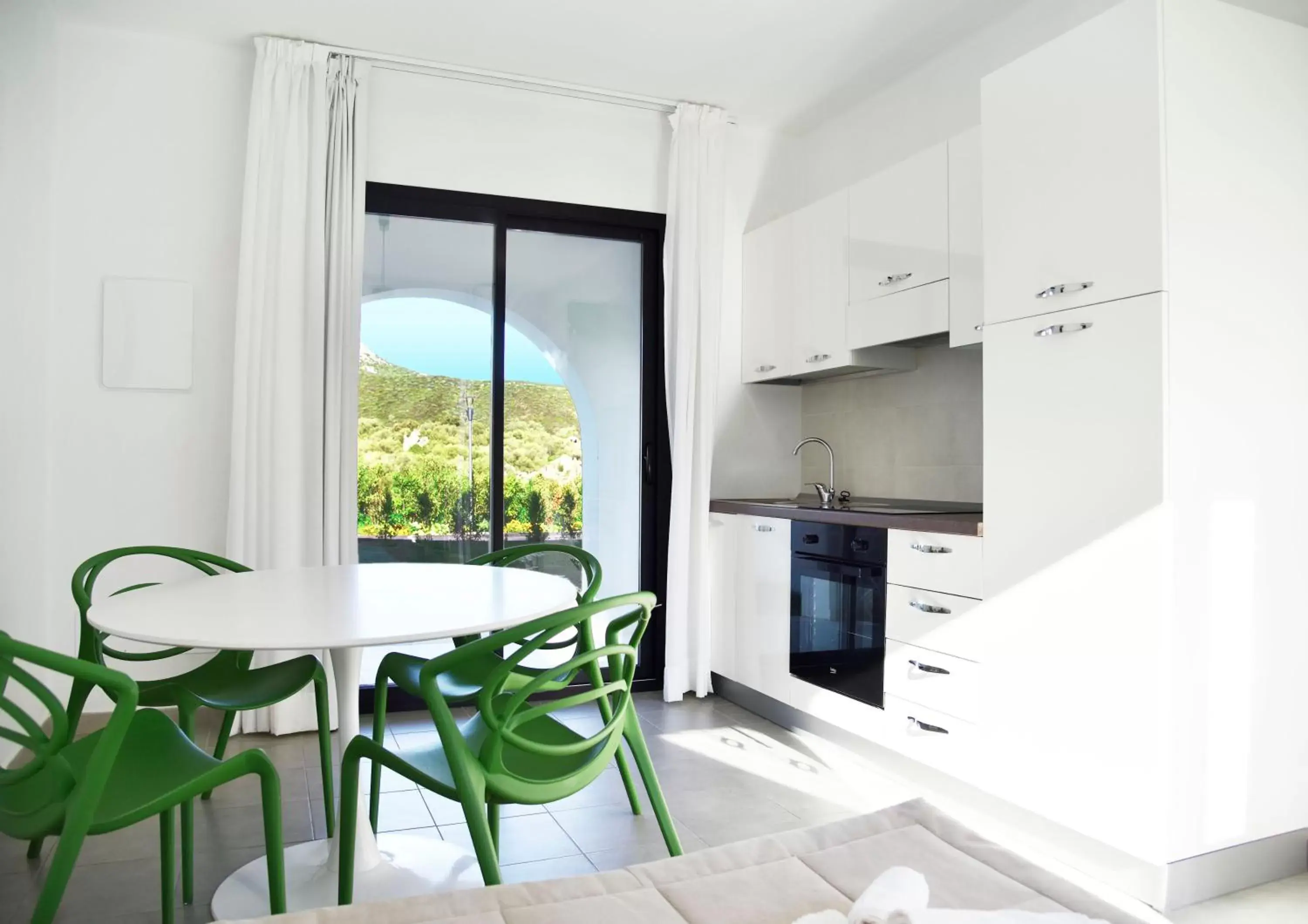 Kitchen/Kitchenette in Geovillage Green Residence