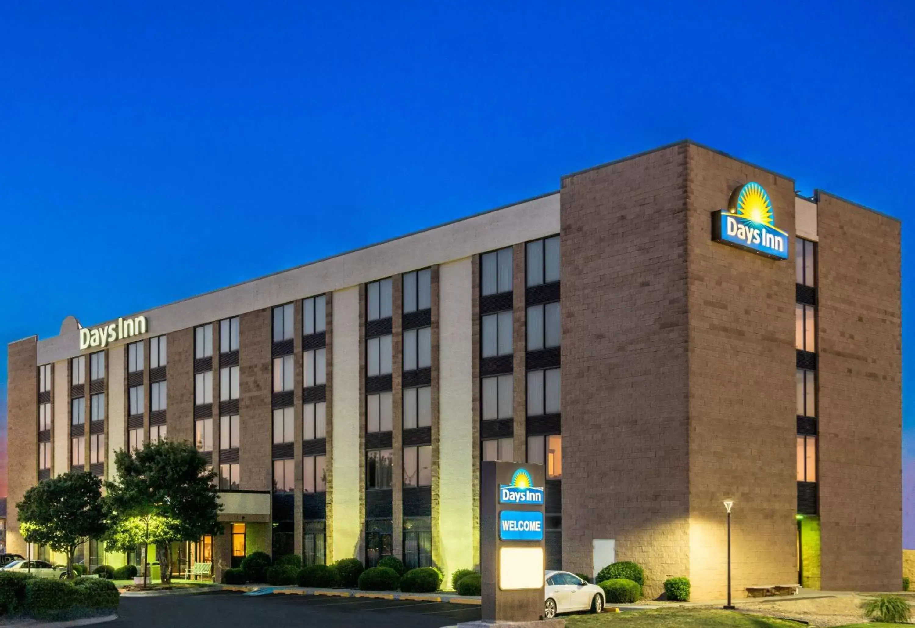 Property Building in Days Inn by Wyndham Amarillo East