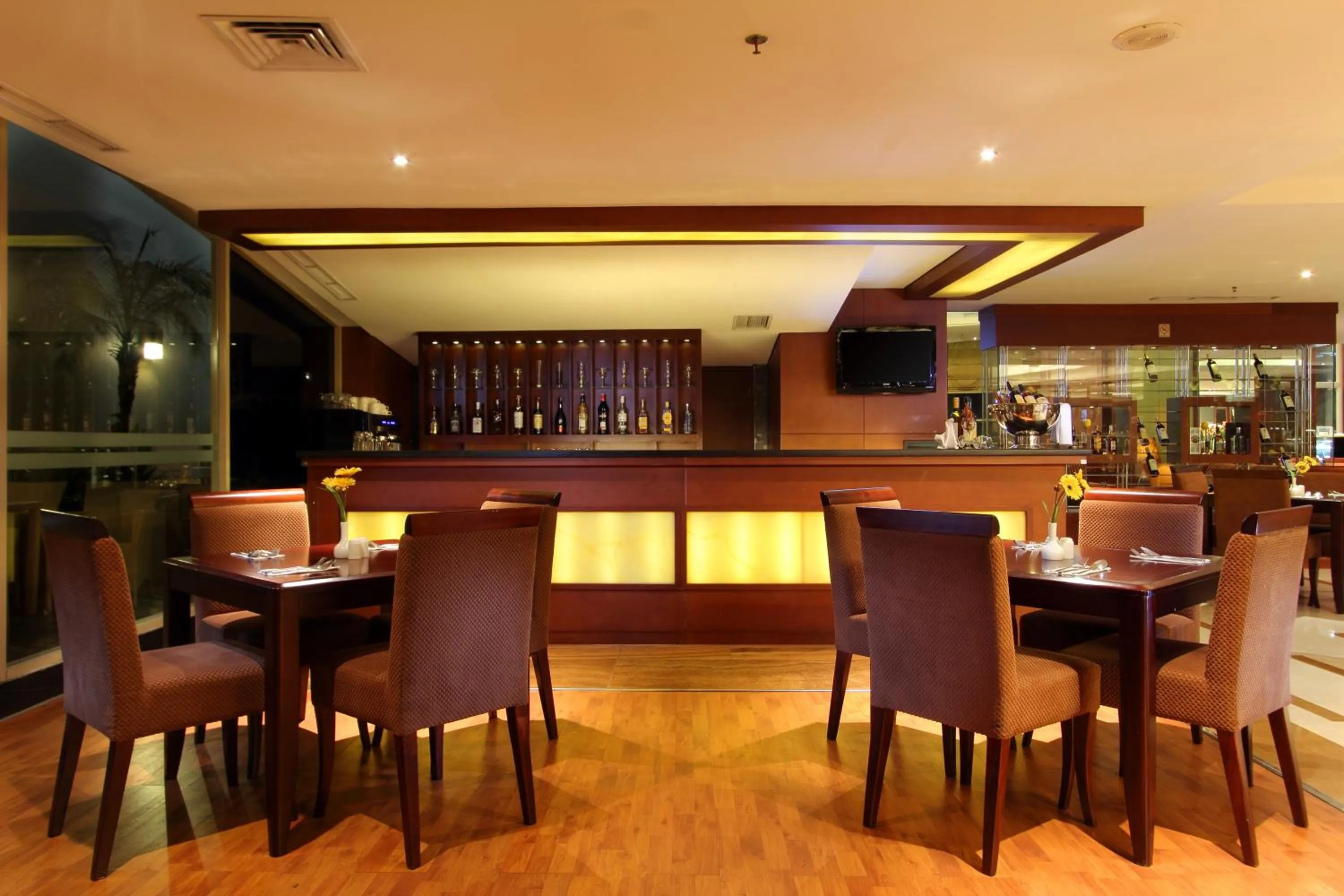 Restaurant/places to eat in Best Western Mangga Dua Hotel & Residence