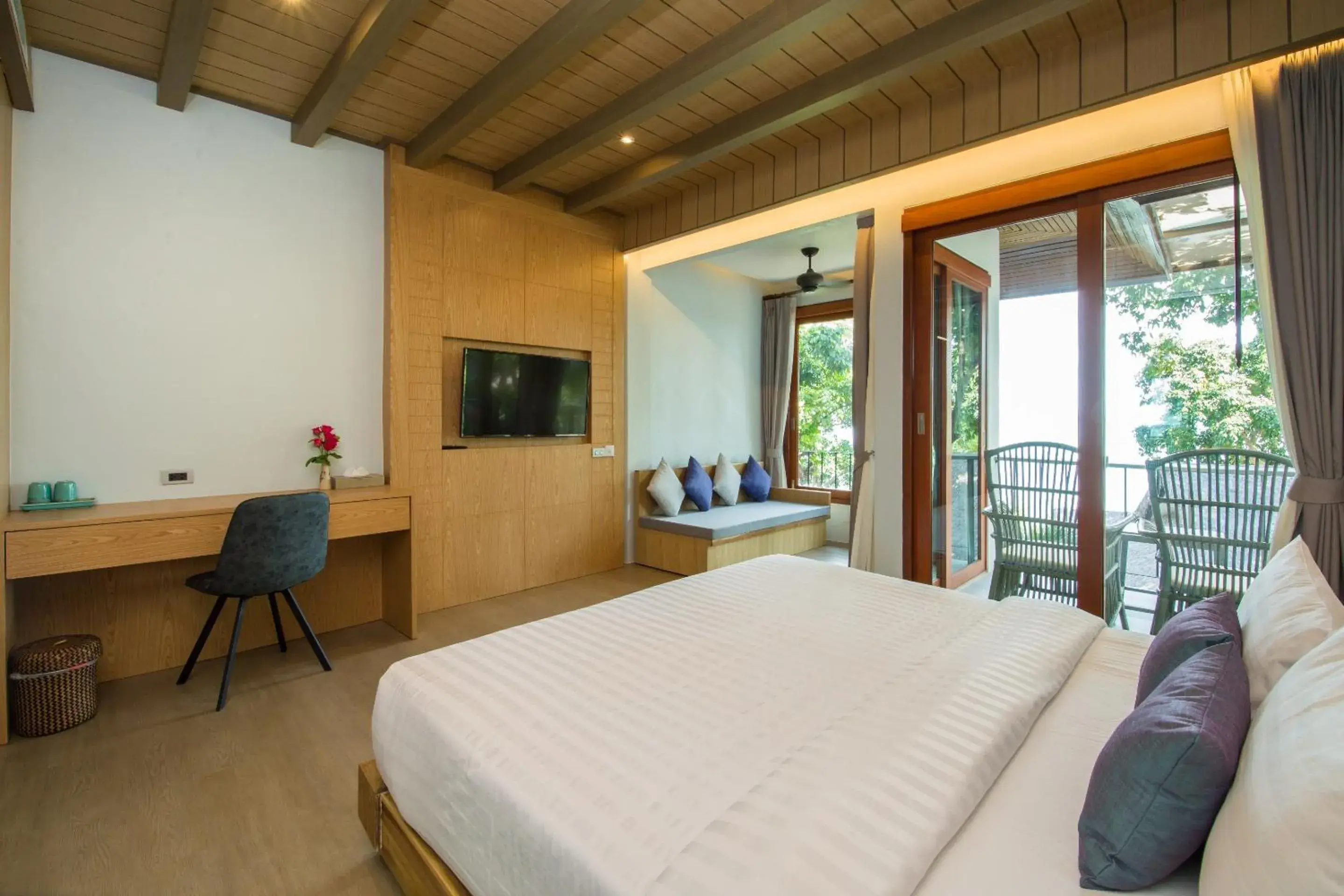 TV and multimedia in Coral Cliff Beach Resort Samui - SHA Plus