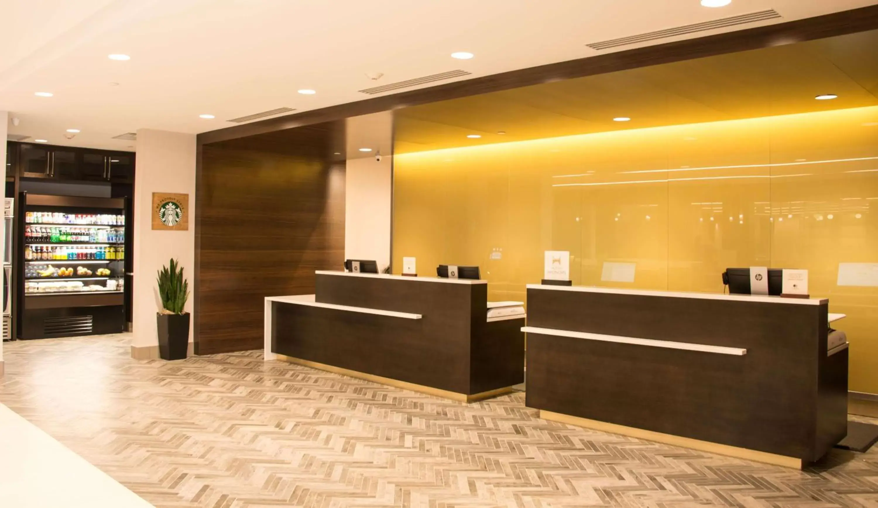 Lobby or reception, Lobby/Reception in DoubleTree by Hilton Hotel Syracuse