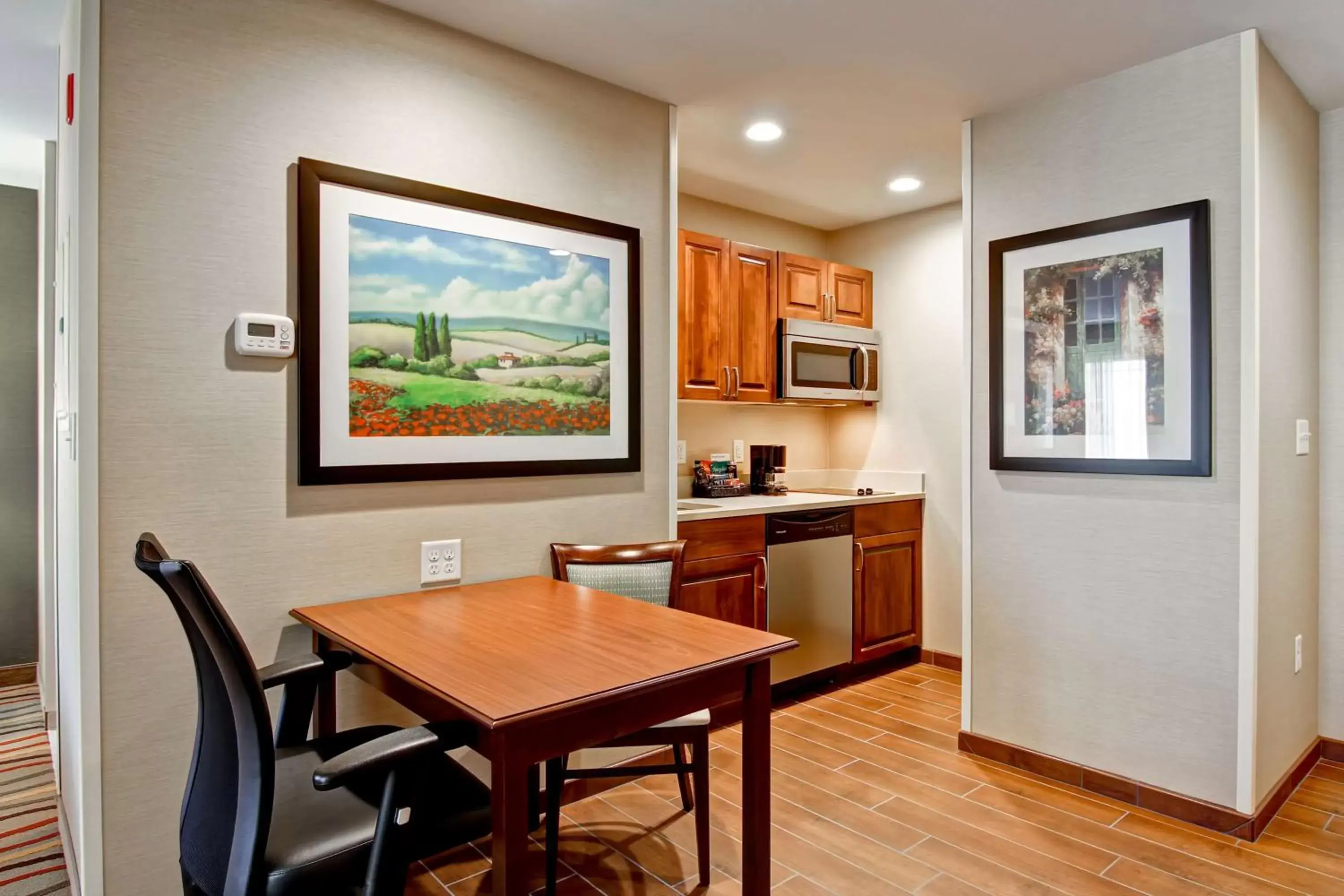 Kitchen or kitchenette, Dining Area in Homewood Suites by Hilton Richland