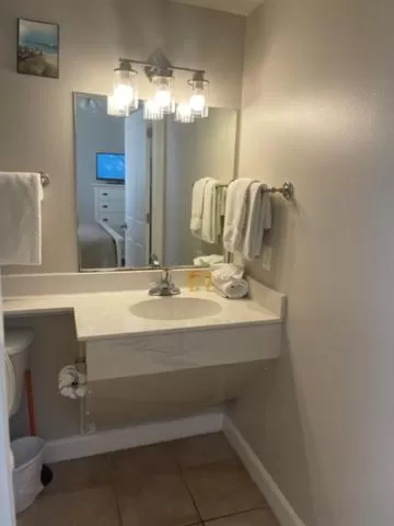 Bathroom in Shores of Panama Resort