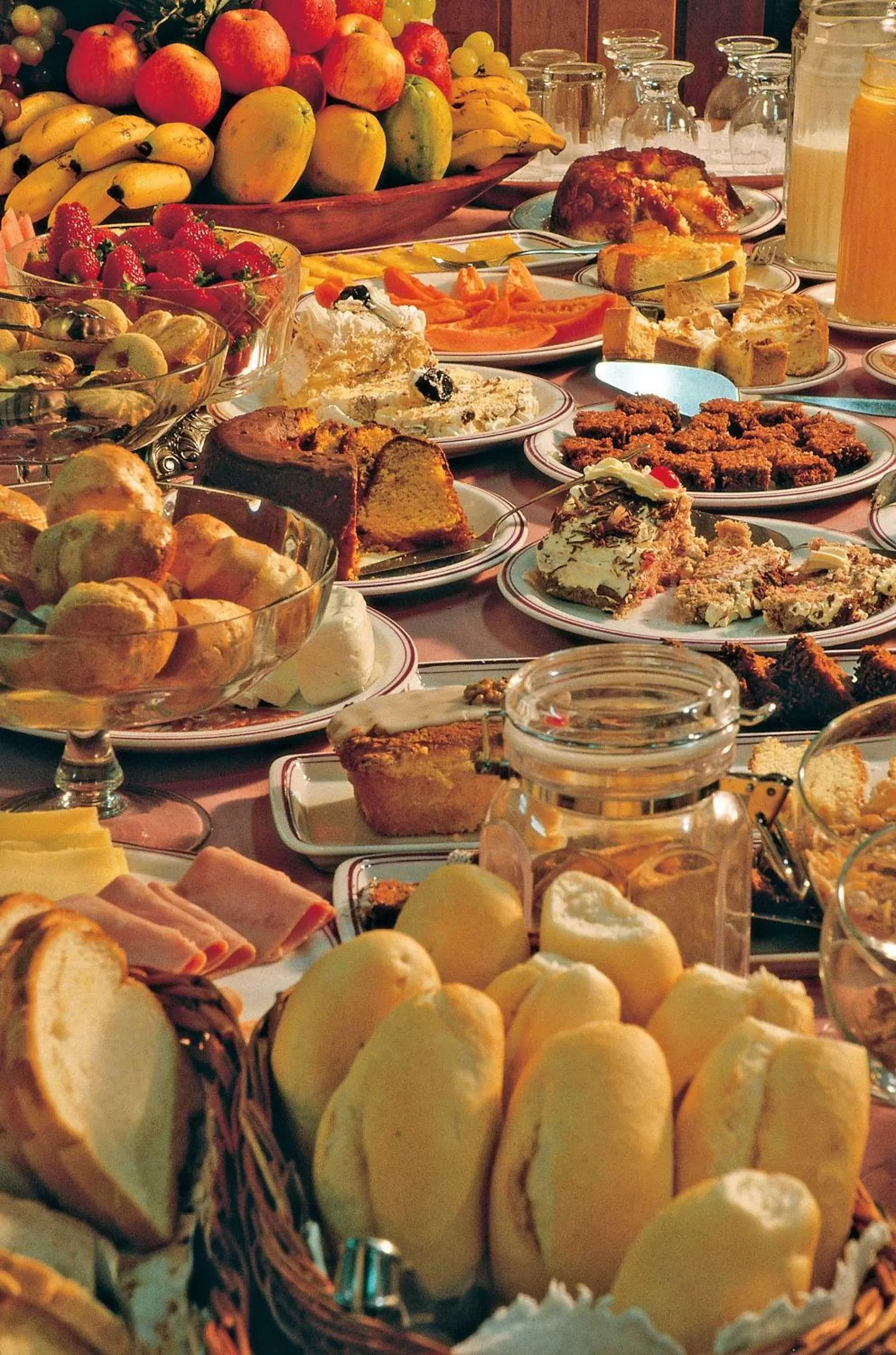 Buffet breakfast in Hotel Campo Largo Comfort