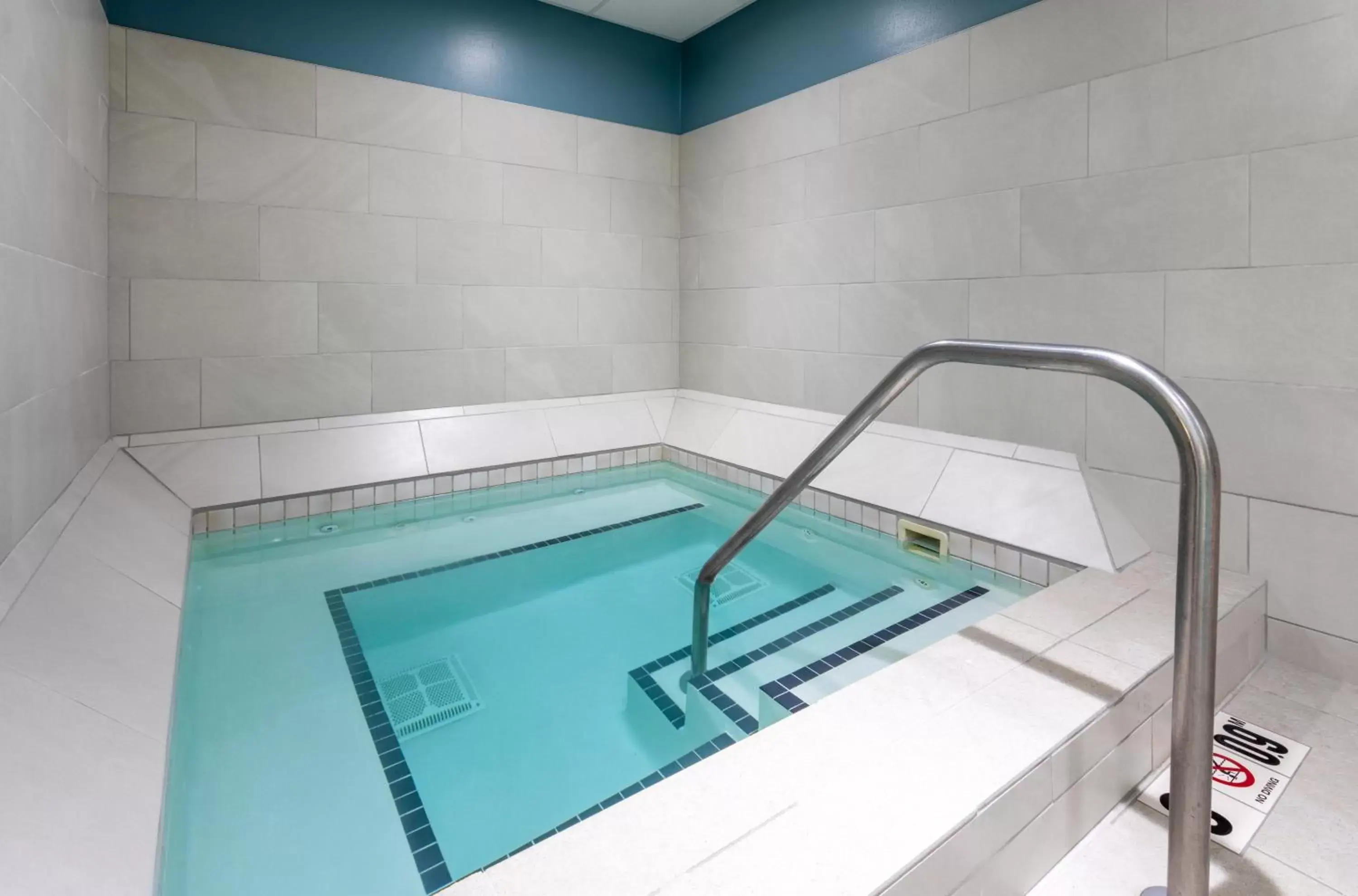 Swimming Pool in Holiday Inn Express Hotel & Suites Minneapolis-Downtown Convention Center, an IHG Hotel