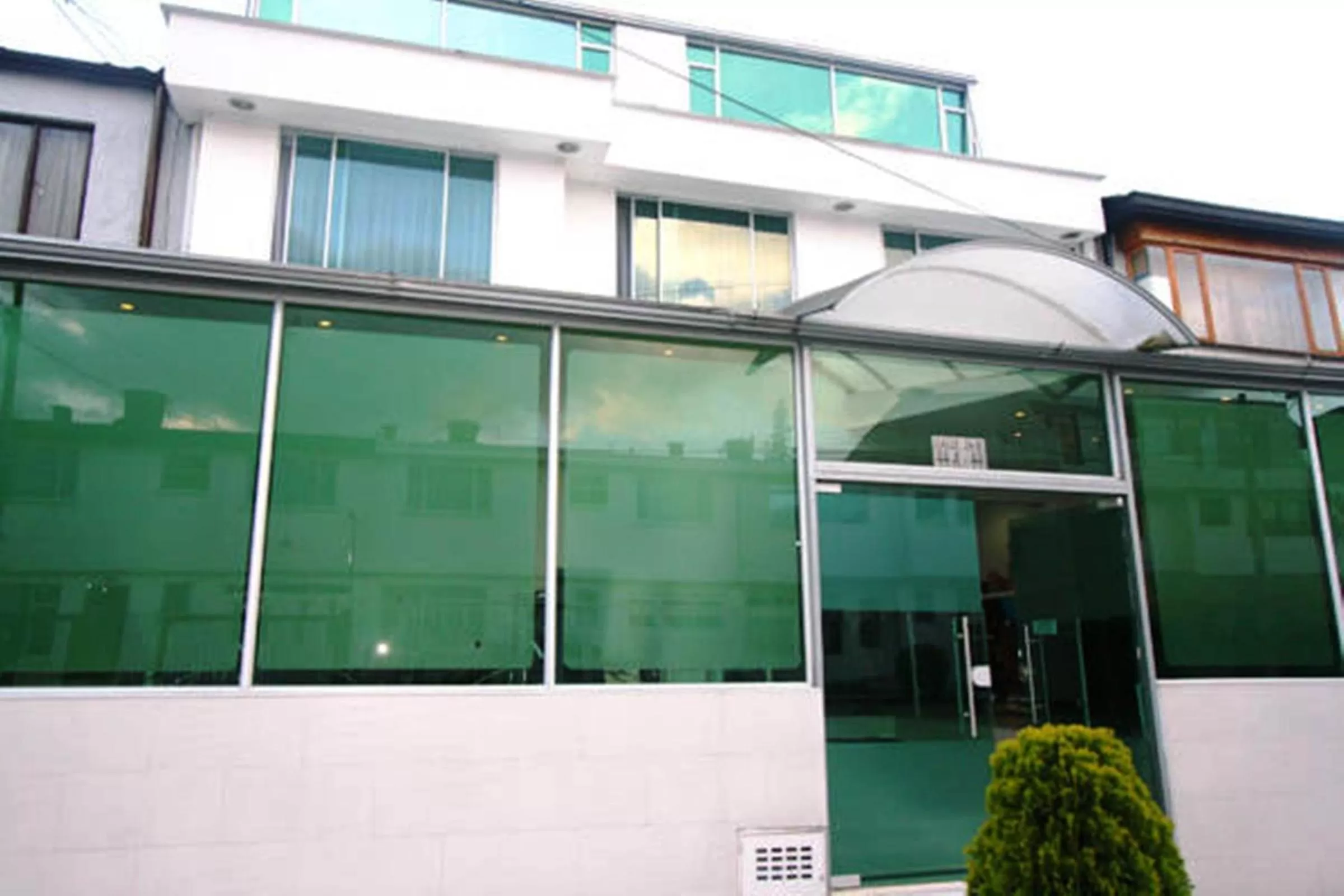 Property building in Hotel Expo Inn Embajada