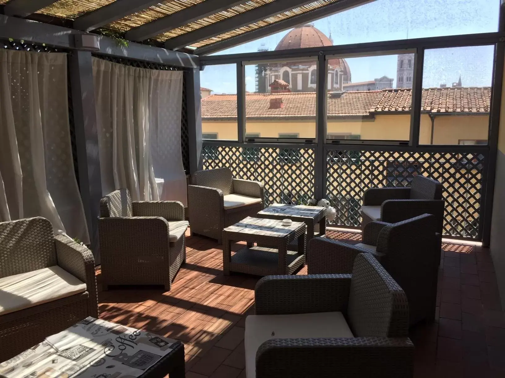 Balcony/Terrace, Seating Area in Hotel Alinari