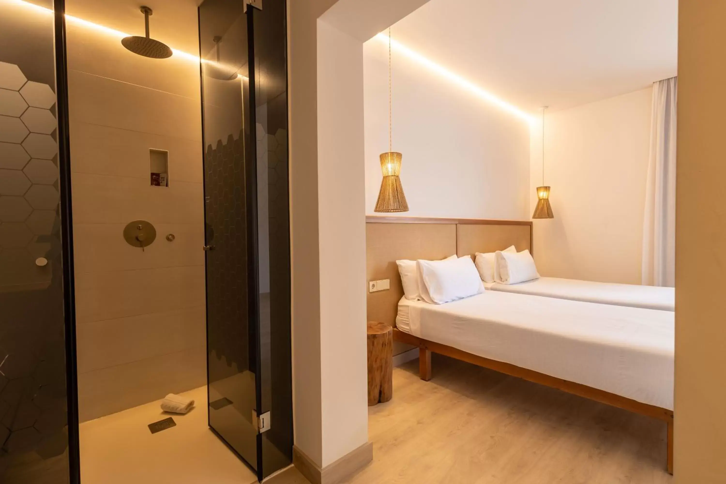 Shower, Bed in Play Hotel Ibiza - Adults Only