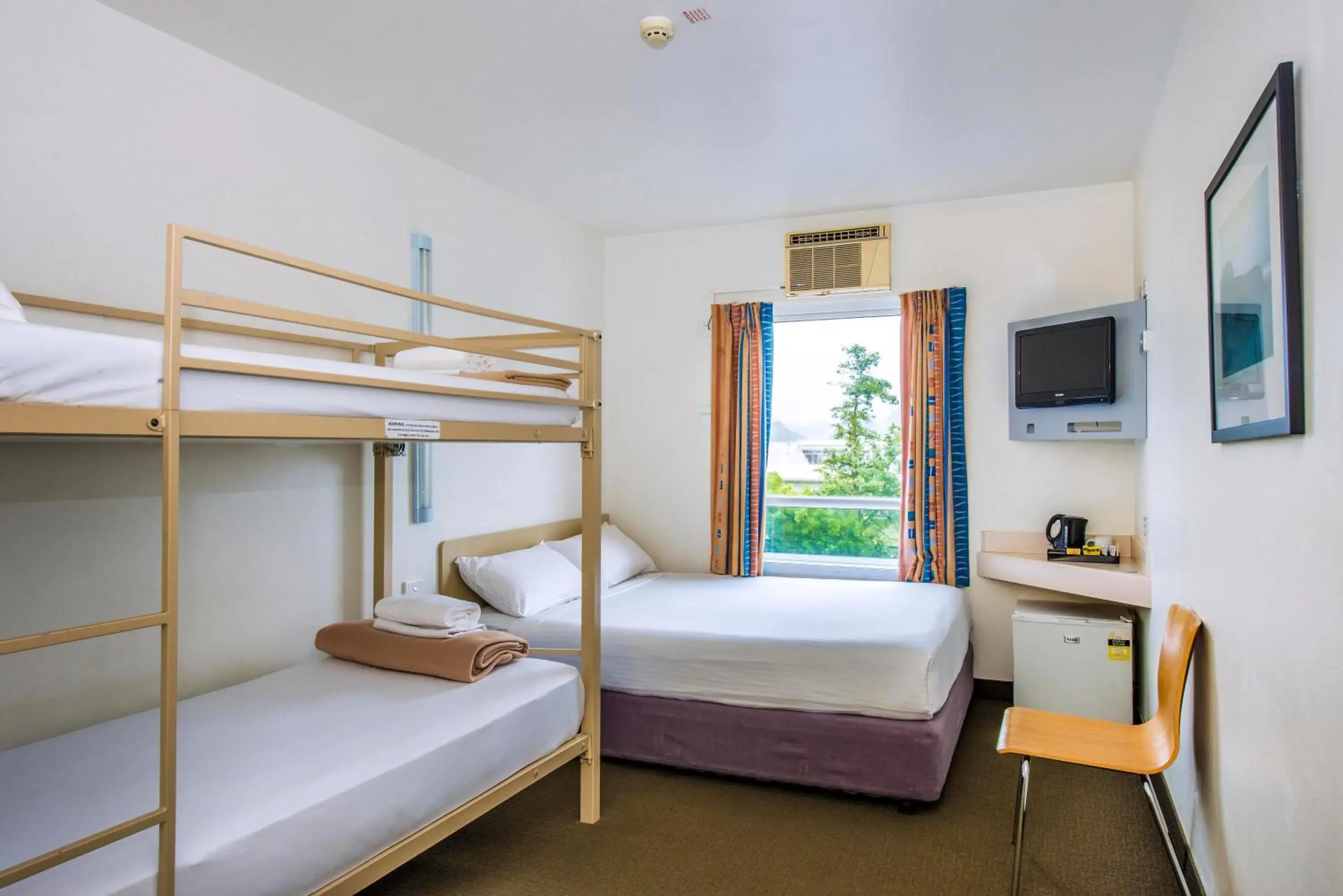 bunk bed, Room Photo in ibis Budget Coffs Harbour