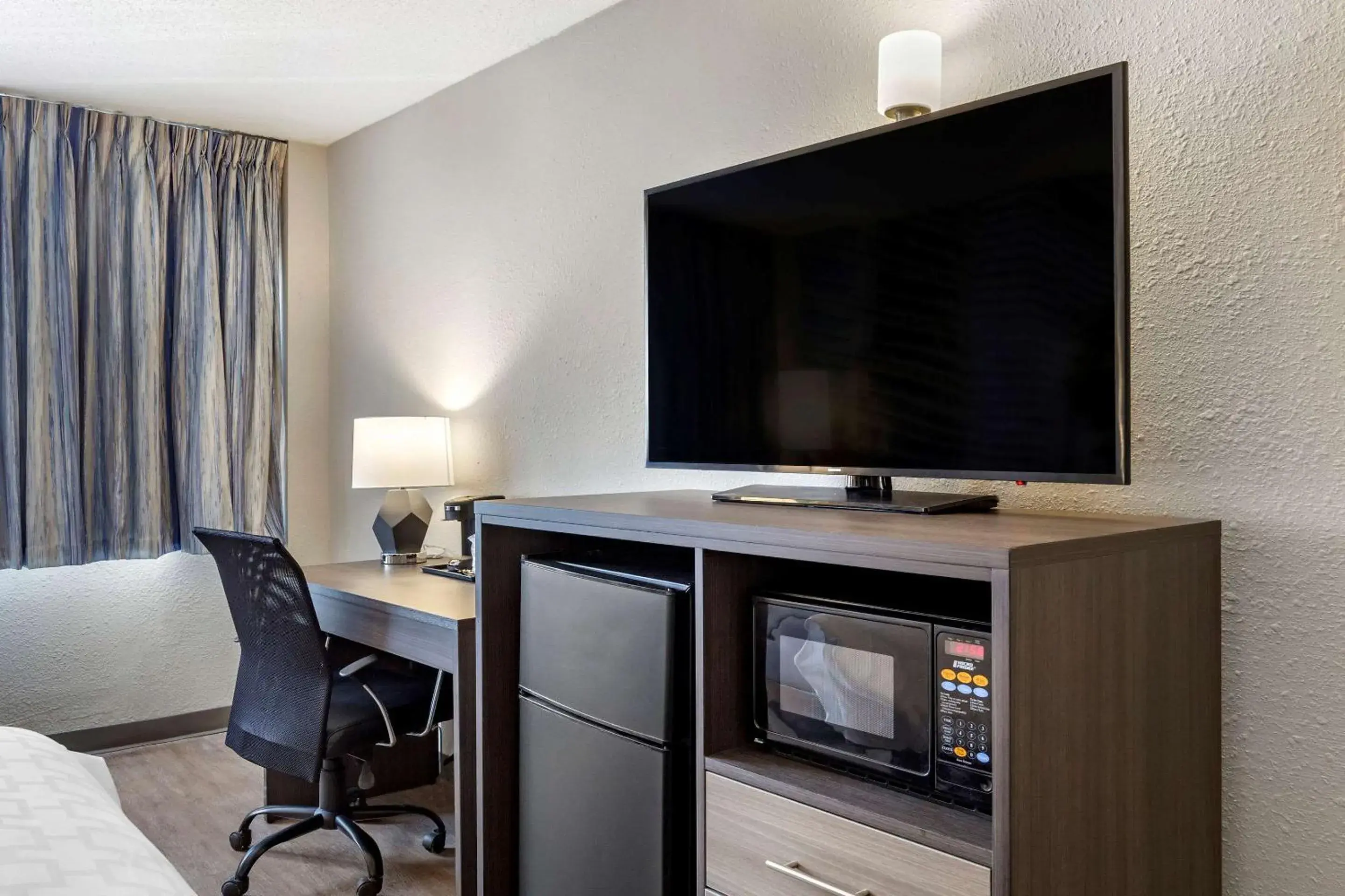 Photo of the whole room in Clarion Pointe Raleigh Midtown Photo of the whole room in Clarion Pointe Raleigh Midtown