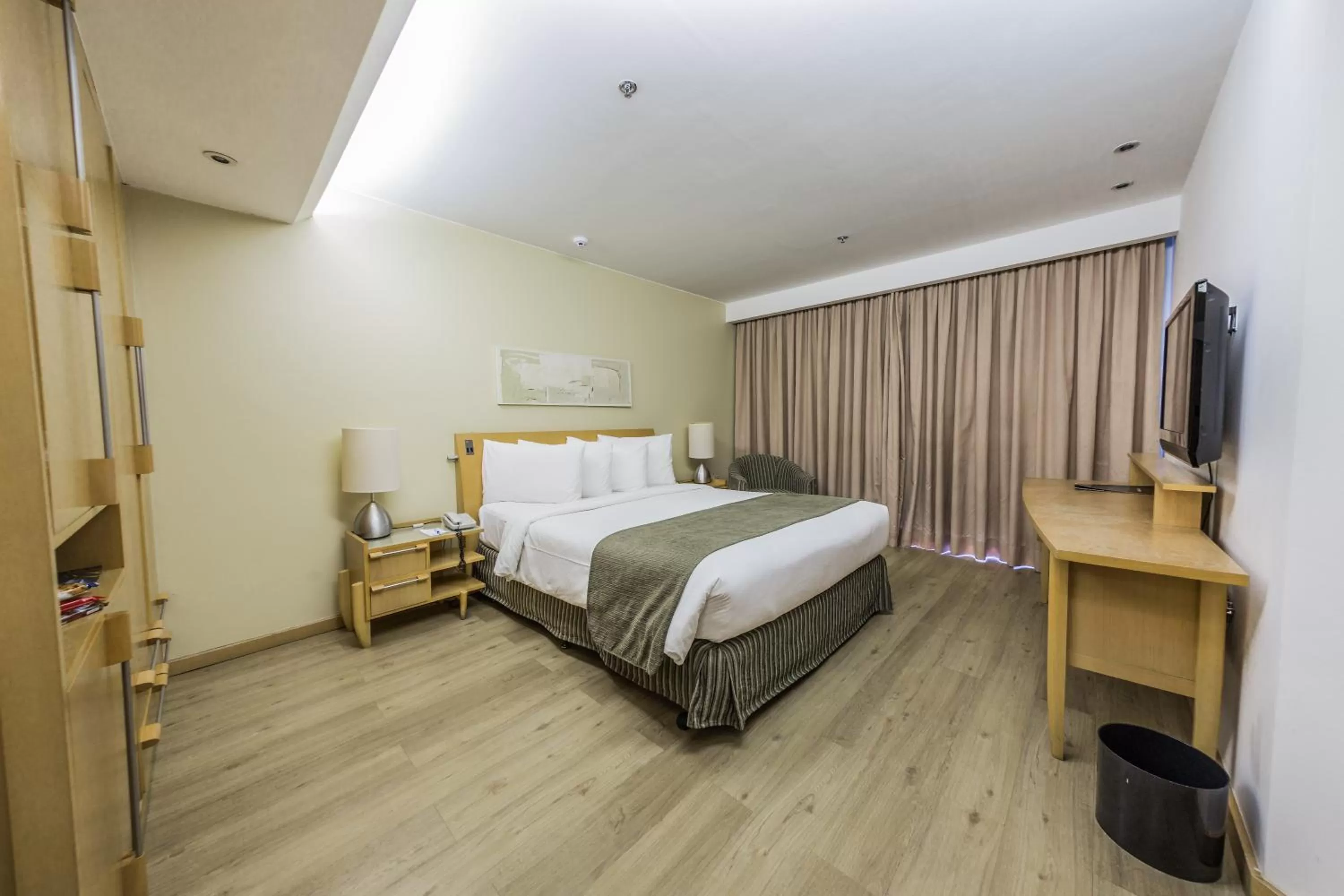 Bed in Grand Bittar Hotel