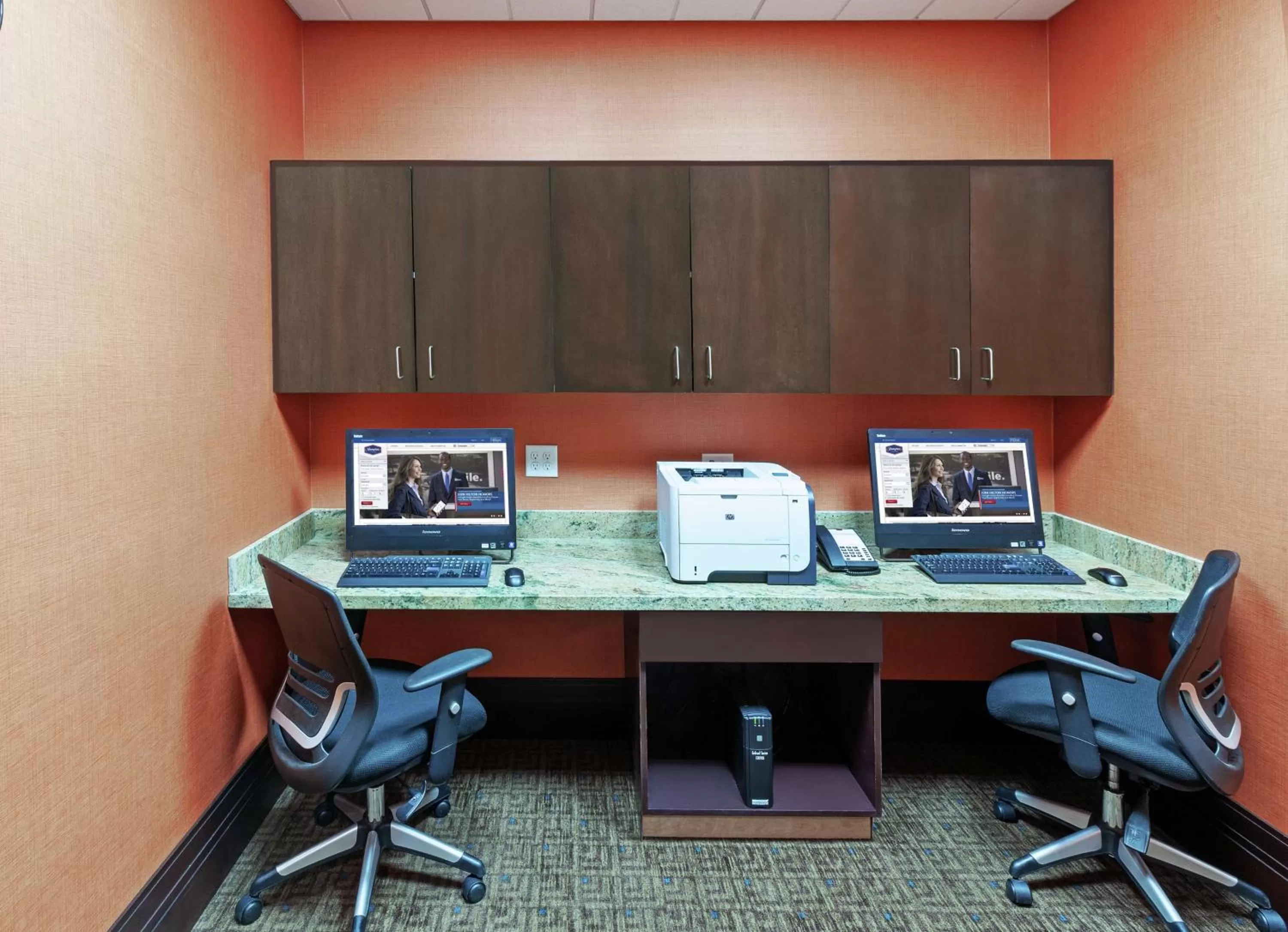 Business facilities in Hampton Inn & Suites Houston North IAH, TX