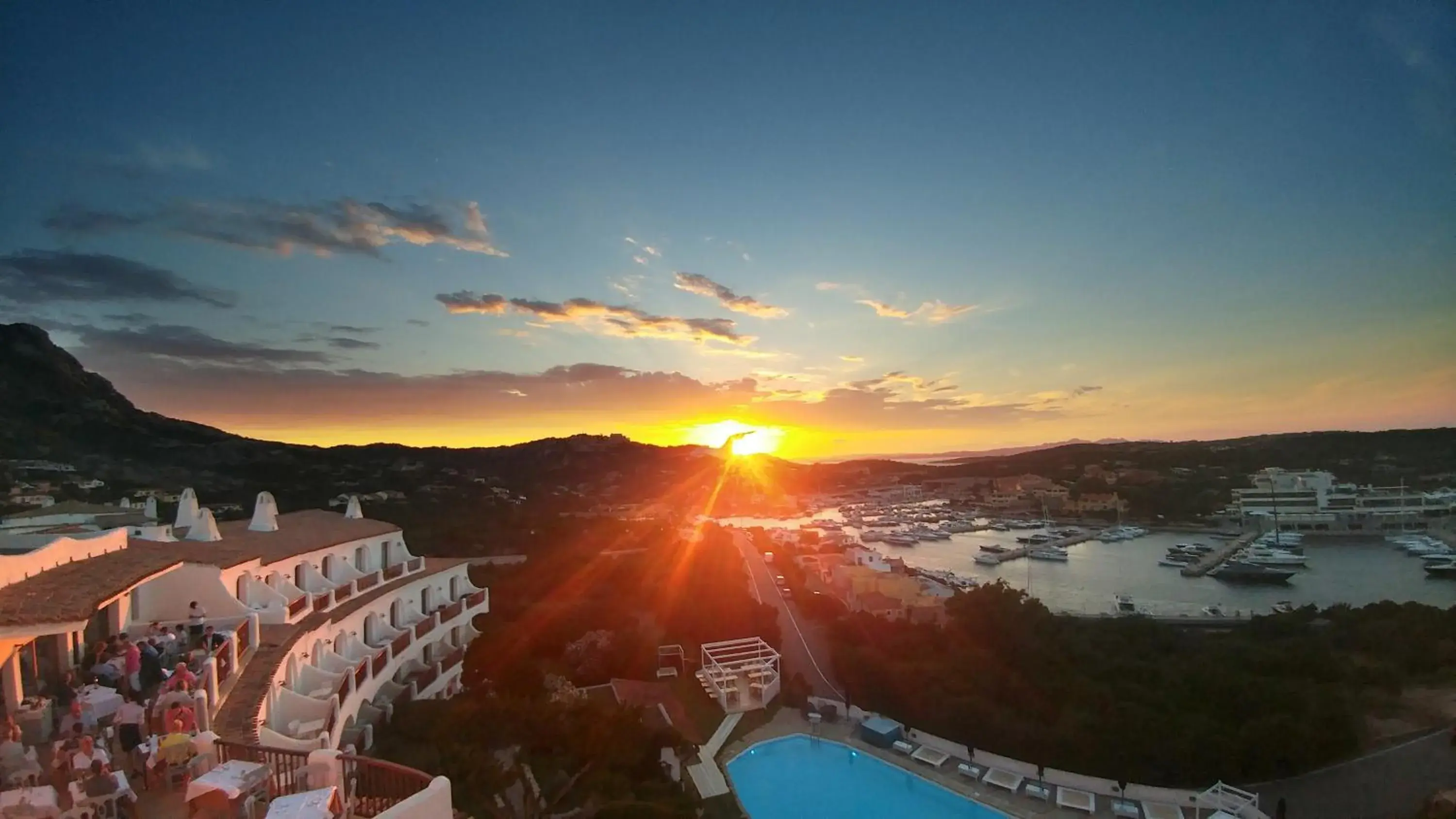 Sunset, Pool View in Hotel Luci Di La Muntagna