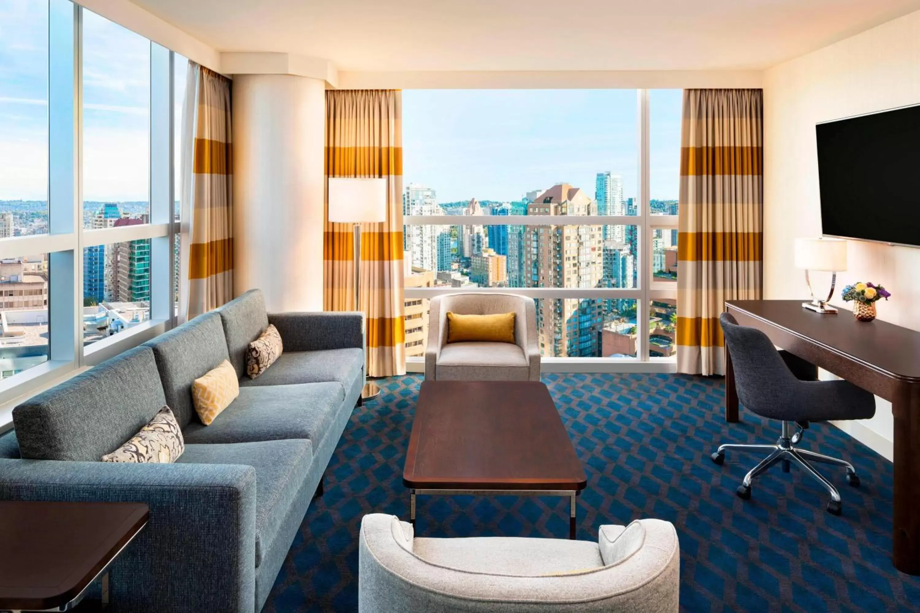 Bedroom, Seating Area in Sheraton Vancouver Wall Centre