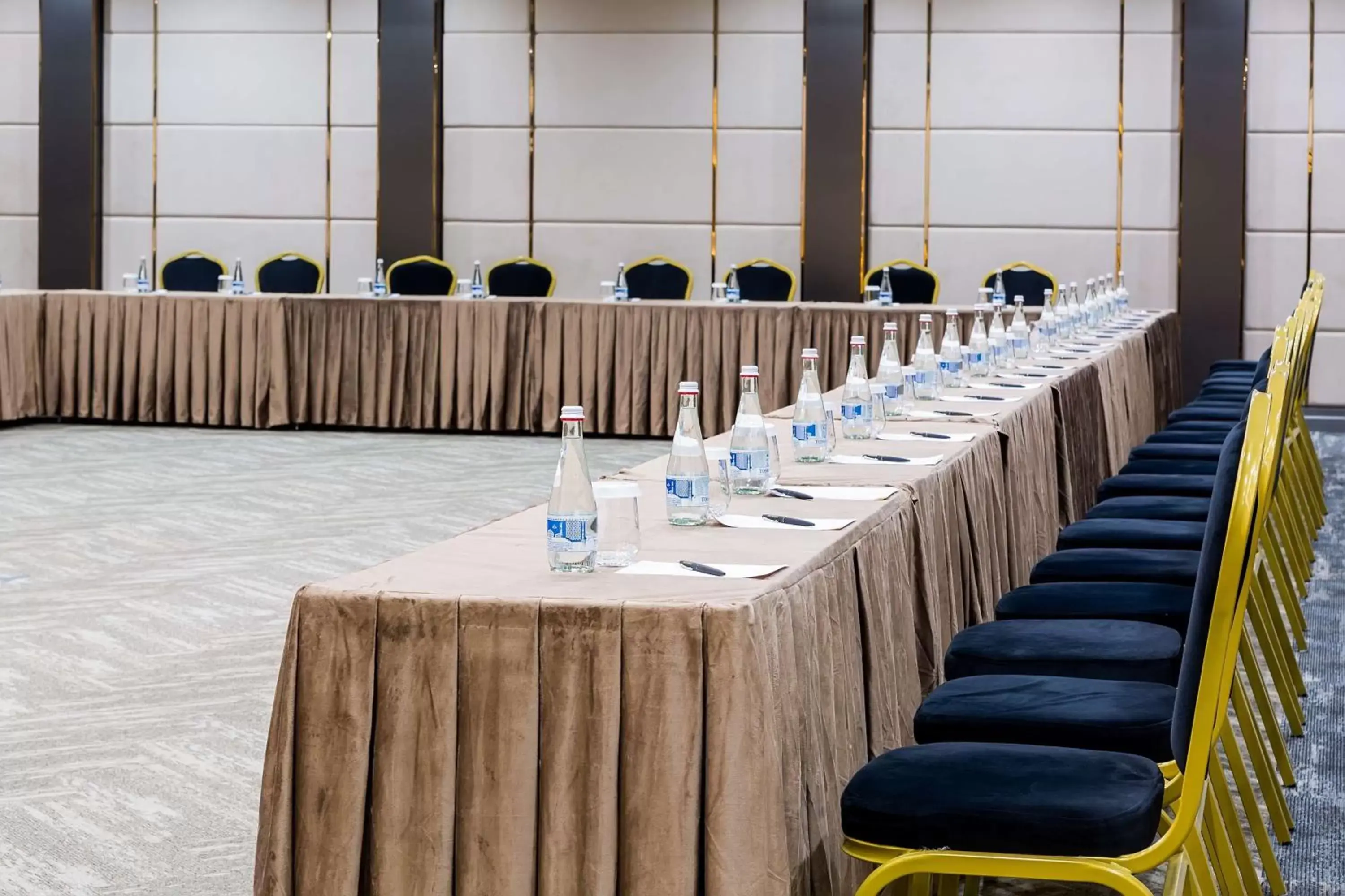 Meeting/conference room, Business Area/Conference Room in Panarams Tashkent Hotel, a member of Radisson Individuals