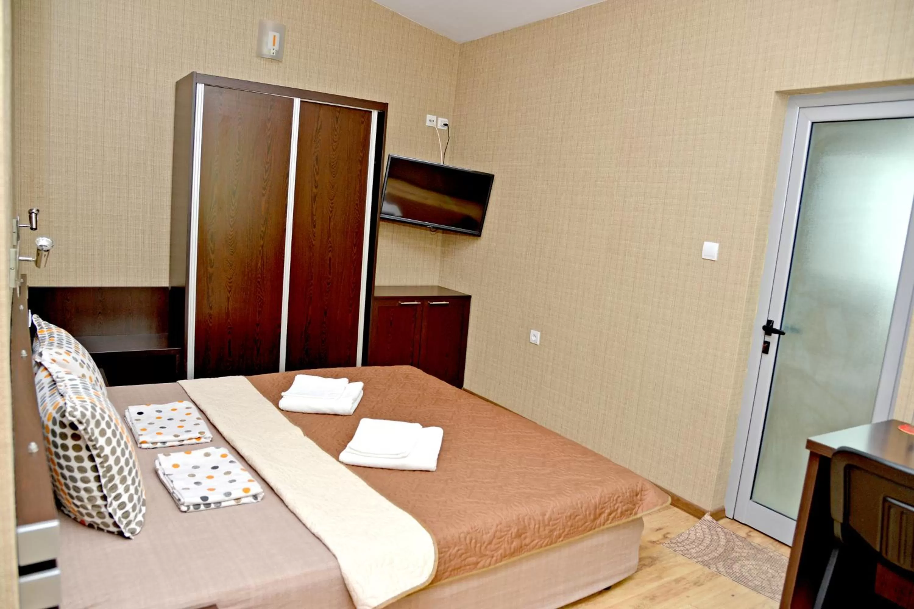 TV and multimedia in Dream Hotel