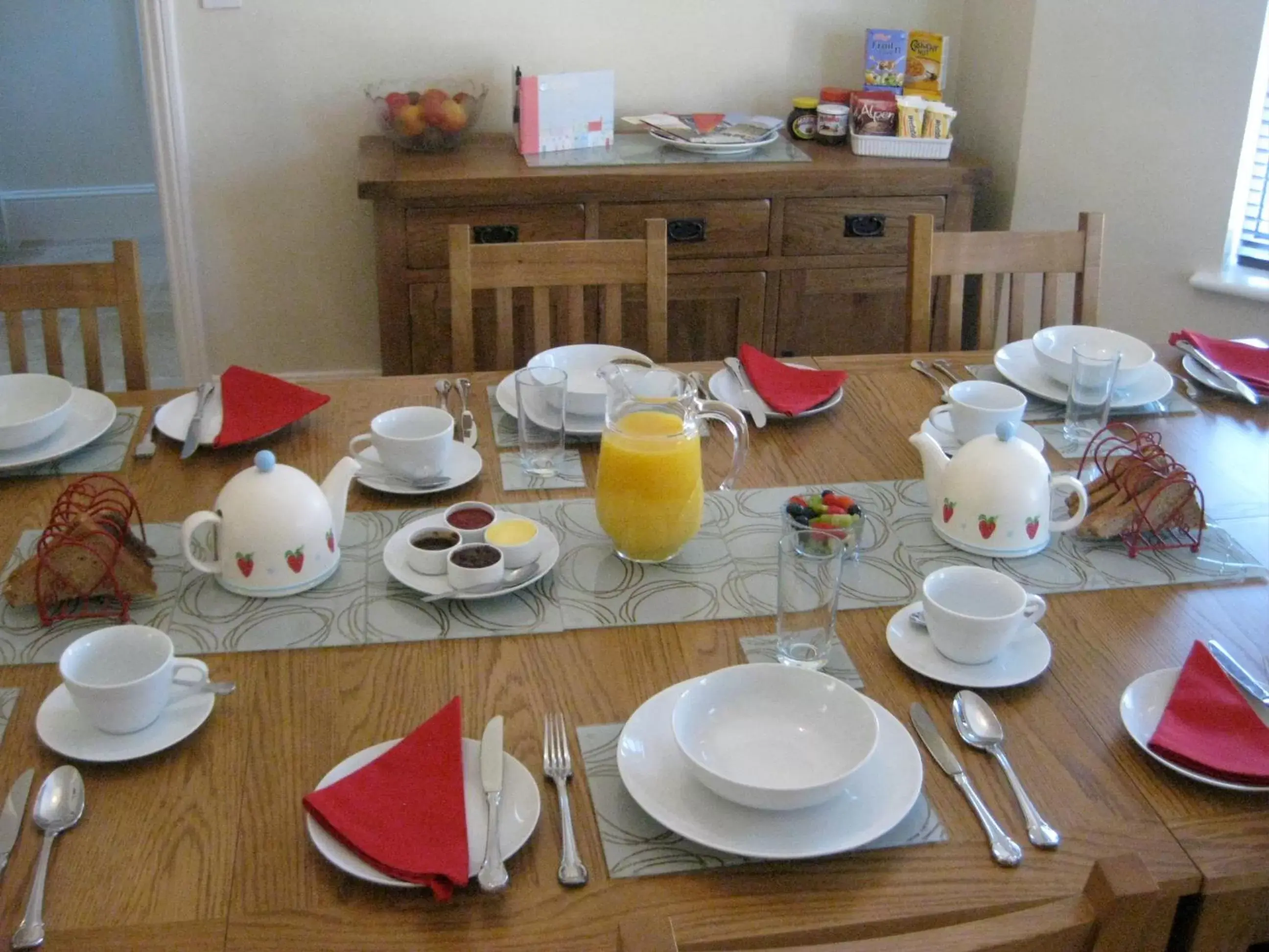 Continental breakfast, Breakfast in Taylors Guesthouse