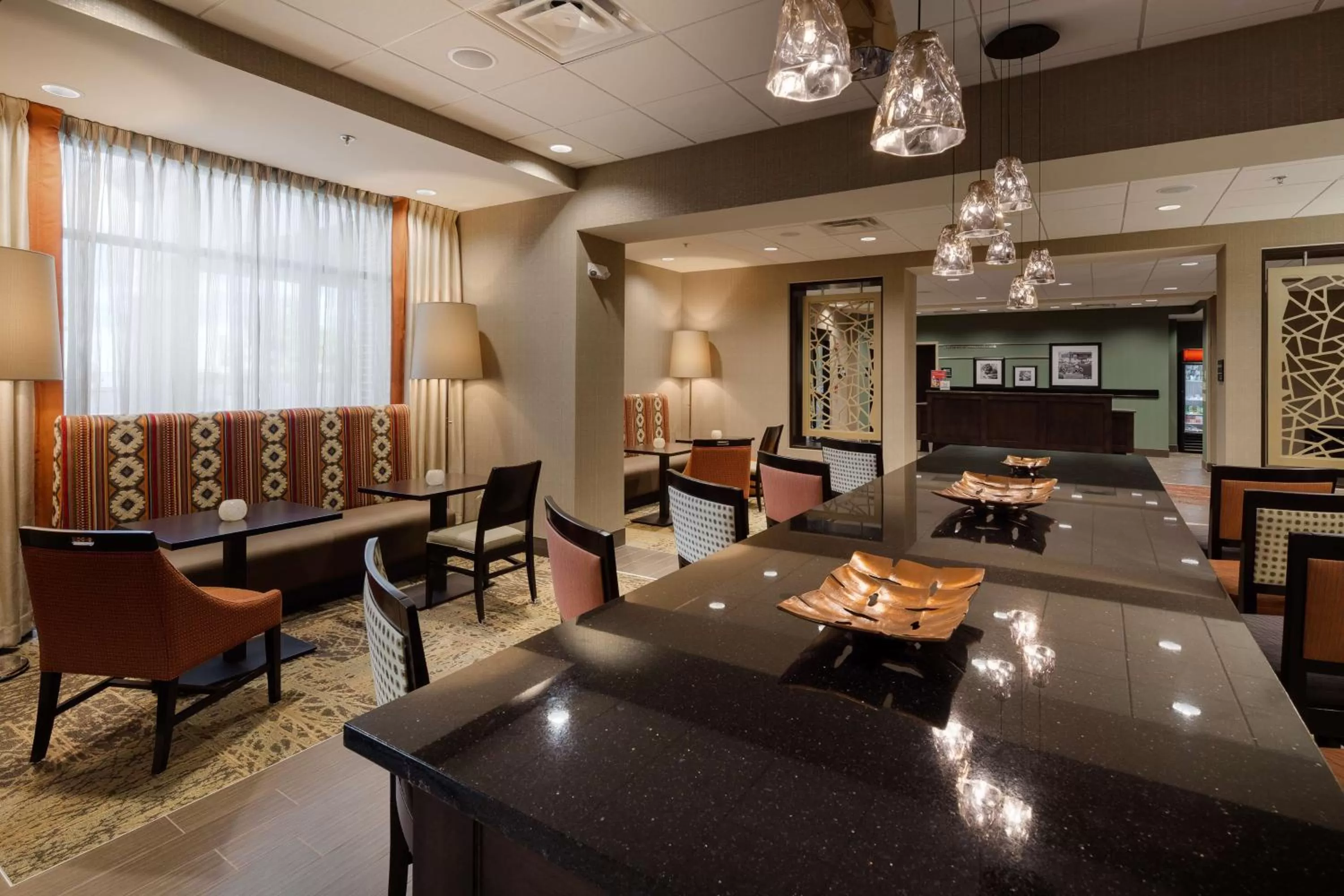 Restaurant/places to eat in Hampton Inn Morristown, I-81, TN